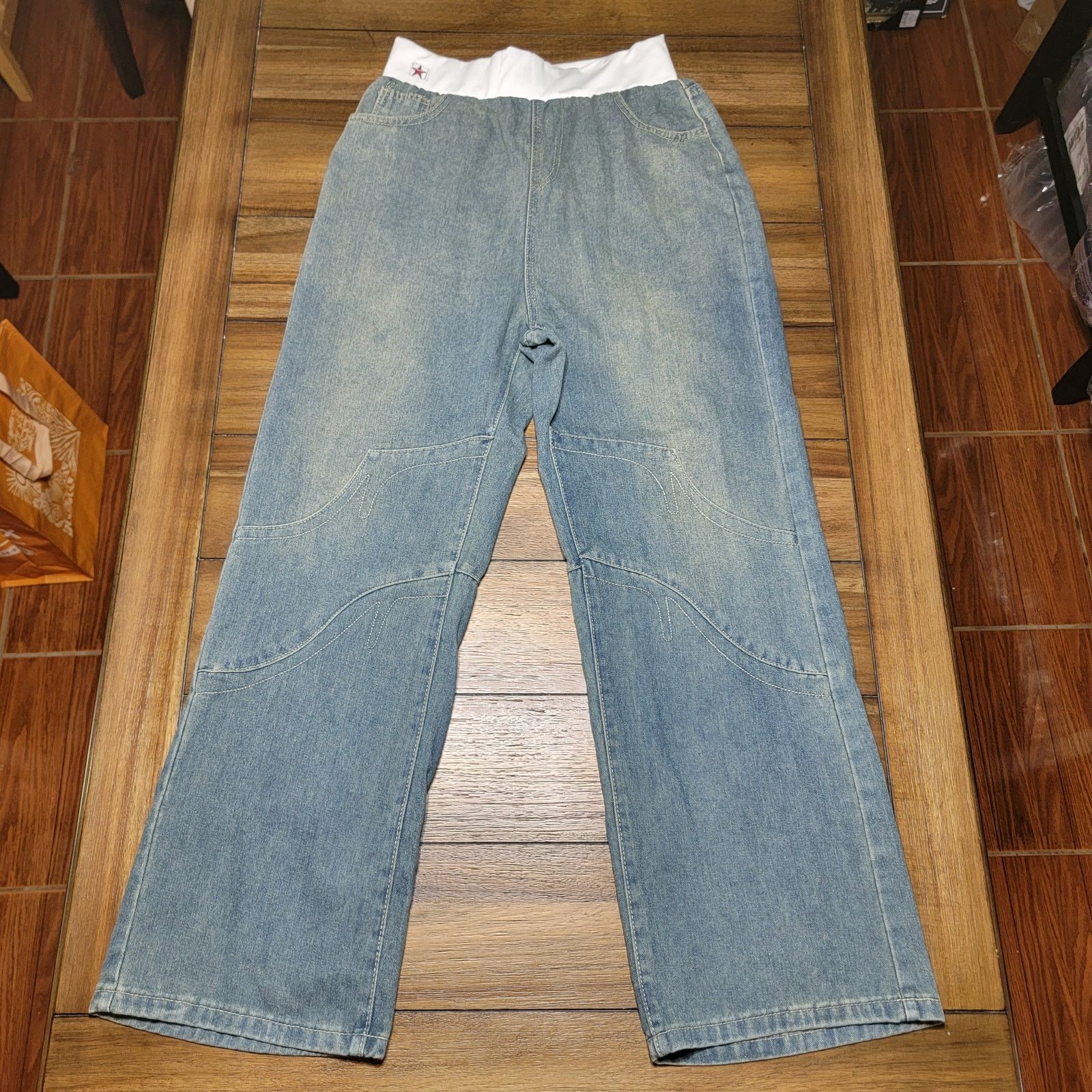 Other Fashion Pull-On Wide Leg Jeans w/ White Waist Band - Lg NWT Size 28" / US 6 / IT 42 - 1 Thumbnail