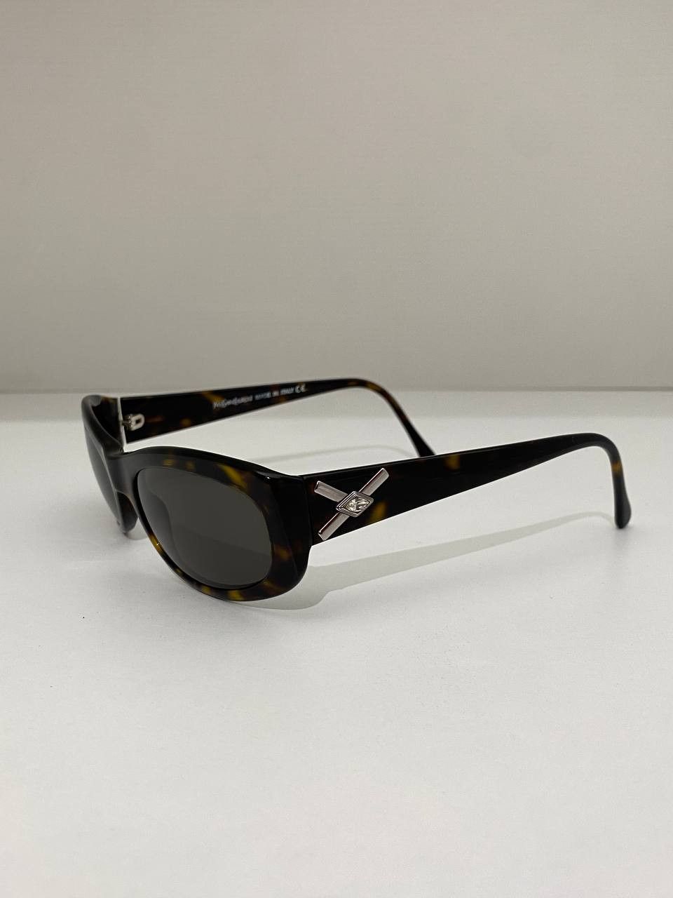 Yves Saint Laurent Yves Saint Laurent YSL Logo Ruby Oval Sunglasses Vintage Size ONE SIZE - 3 Thumbnail