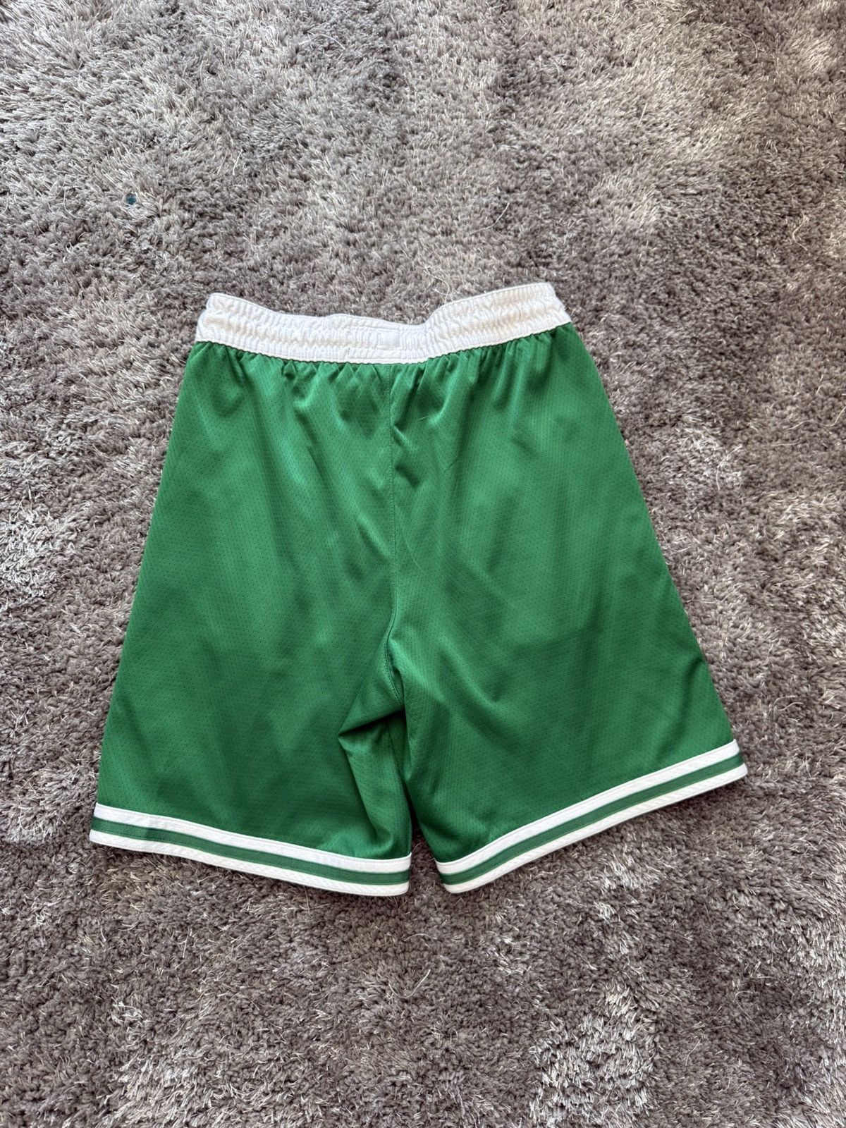 Nike Nike Boston Celtics Shorts NBA Size US 30 / EU 46 - 4 Thumbnail