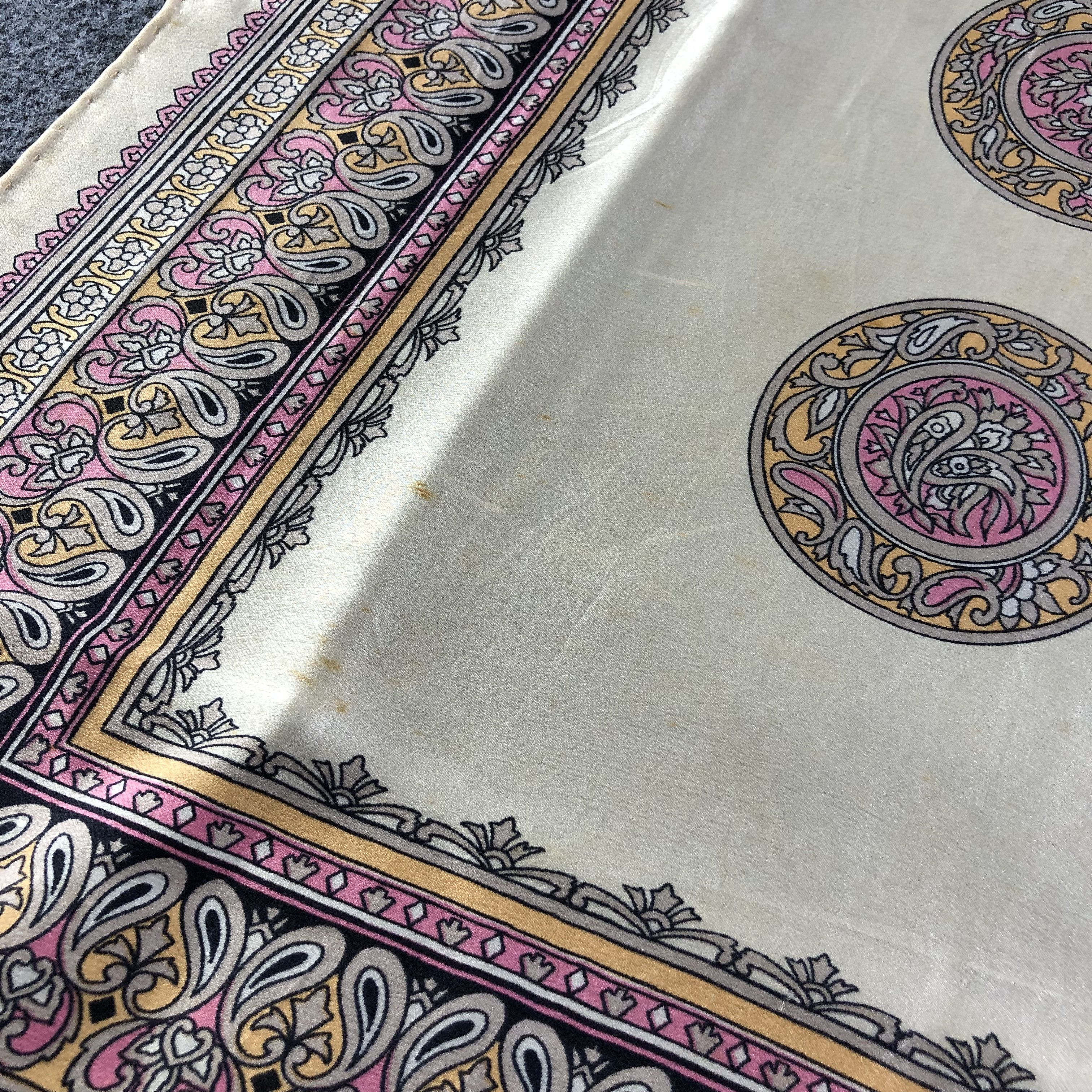 Vintage Vintage Luxury Design Hand Rolled Silk Scarf M410 Size ONE SIZE - 4 Thumbnail