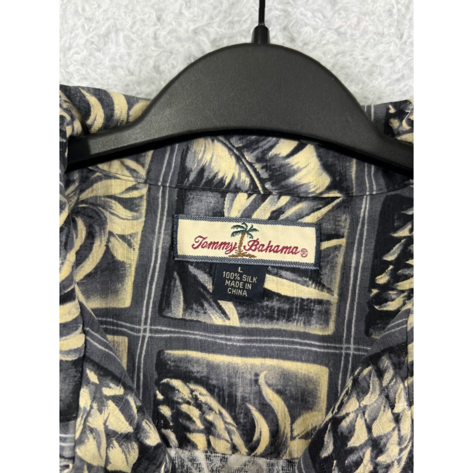 Tommy Bahama Tommy Bahama Shirt Mens Large Gray Yellow Tile Pattern Hawaiian Button Up Camp Size US L / EU 52-54 / 3 - 3 Thumbnail