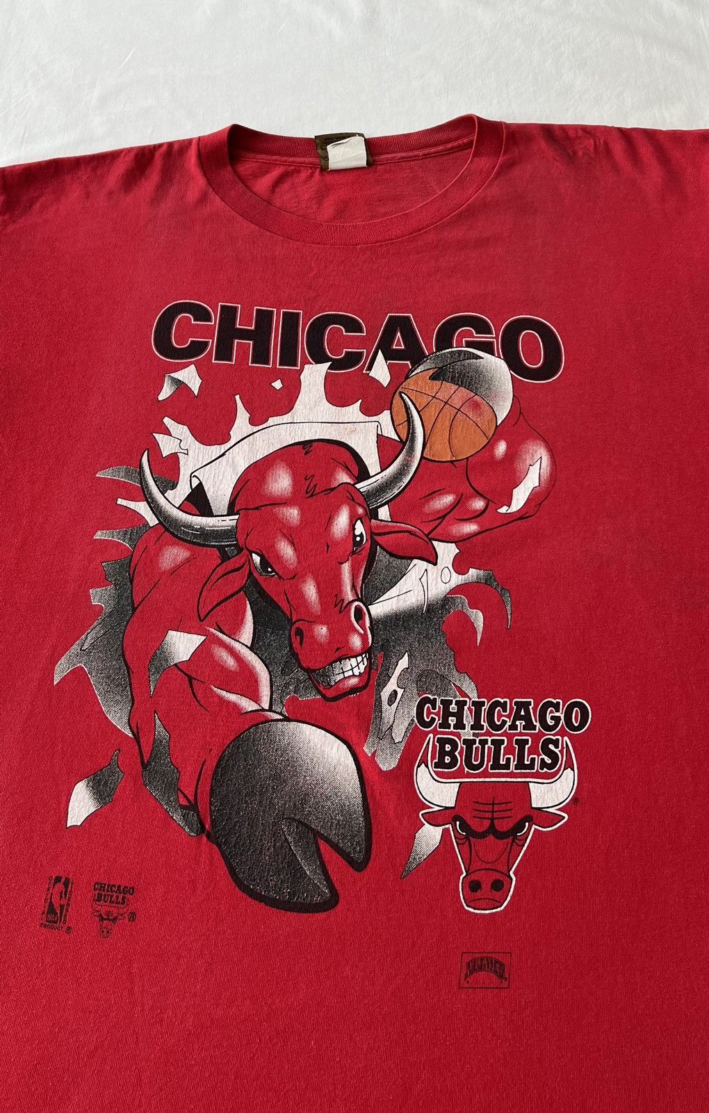 NBA Vintage 90s Chicago Bulls NBA Basketball Nutmeg Red T-shirt Size US XL / EU 56 / 4 - 3 Thumbnail
