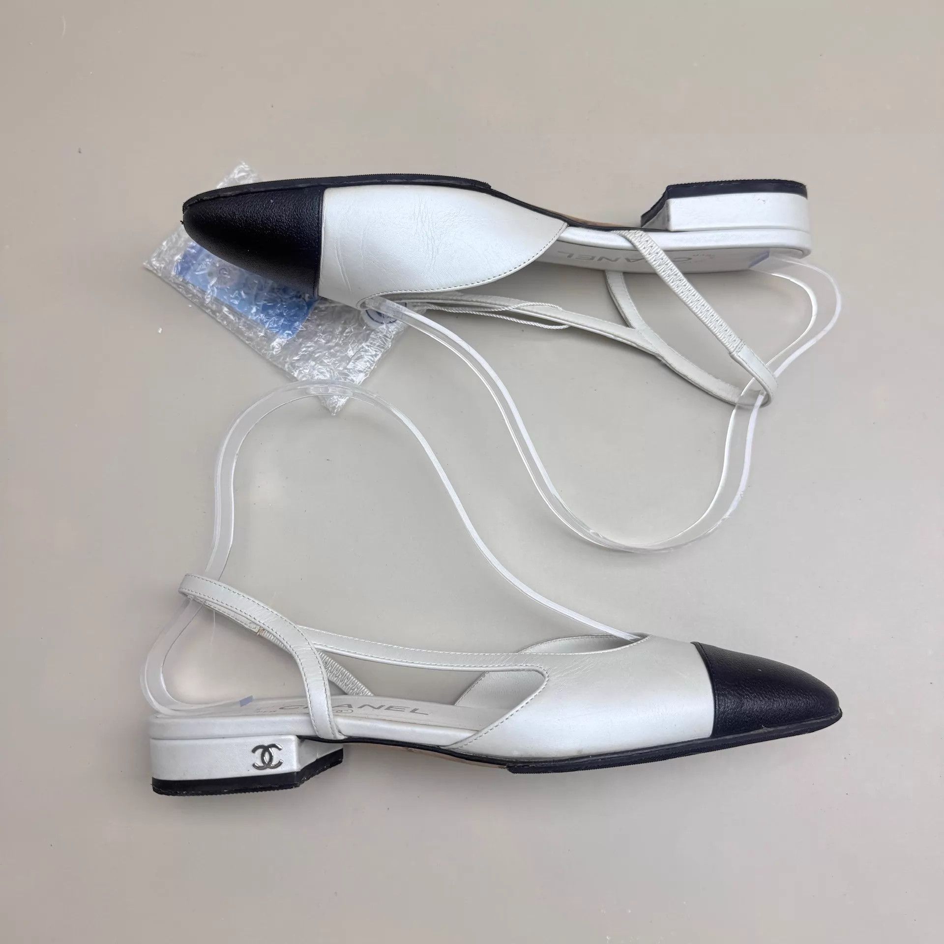 Chanel CHANEL Black & White CC Slingback 36 95 New Size US 5.5 / IT 35.5 - 4 Thumbnail
