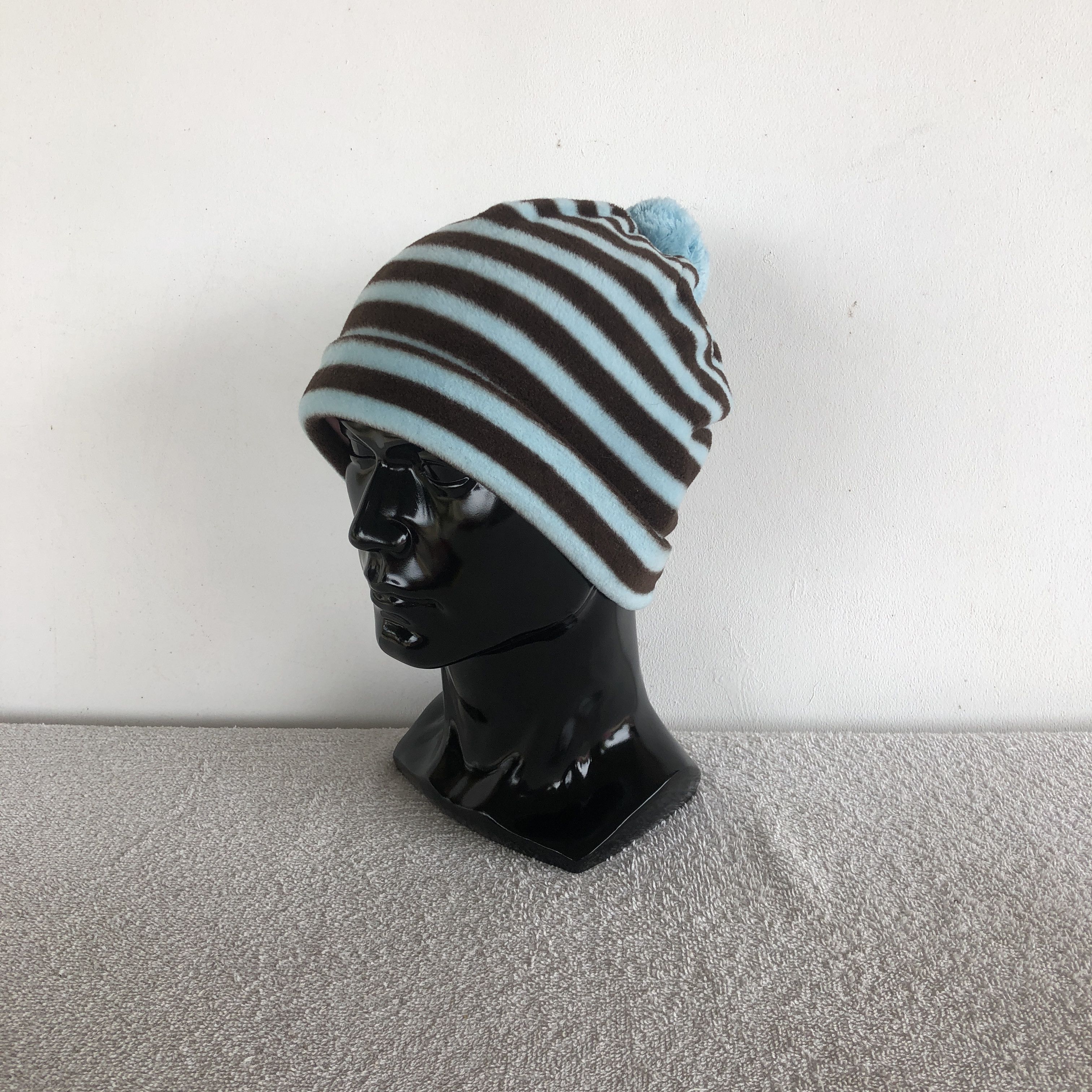 Japanese Brand Vintage Japanese Stripe Beanie Pom Pom Snow Caps Hats Size ONE SIZE - 1 Thumbnail