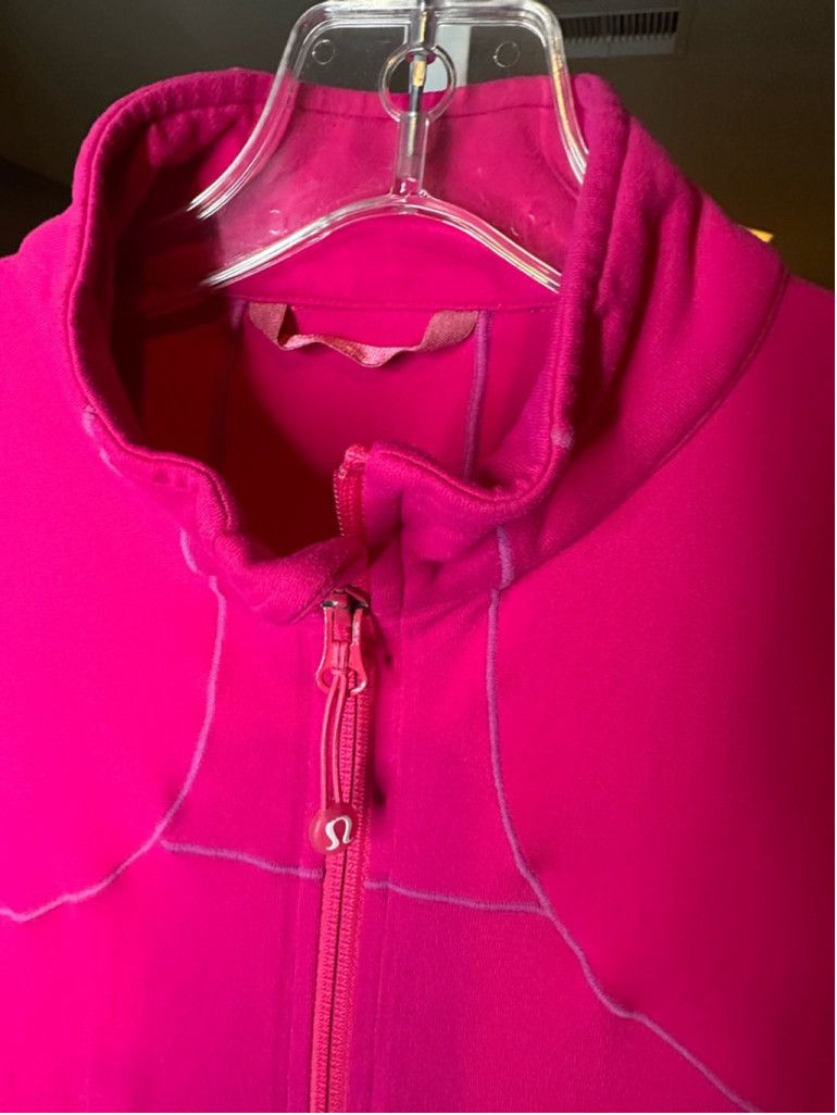 Lululemon EUC Lululemon Forme Jacket Raspberry 20in PTP med-lg Size M / US 6-8 / IT 42-44 - 4 Thumbnail
