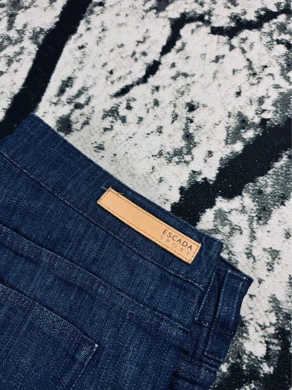 Escada Escada navy blue logo jeans 42 blue Size 42" / US 20 - 5 Thumbnail
