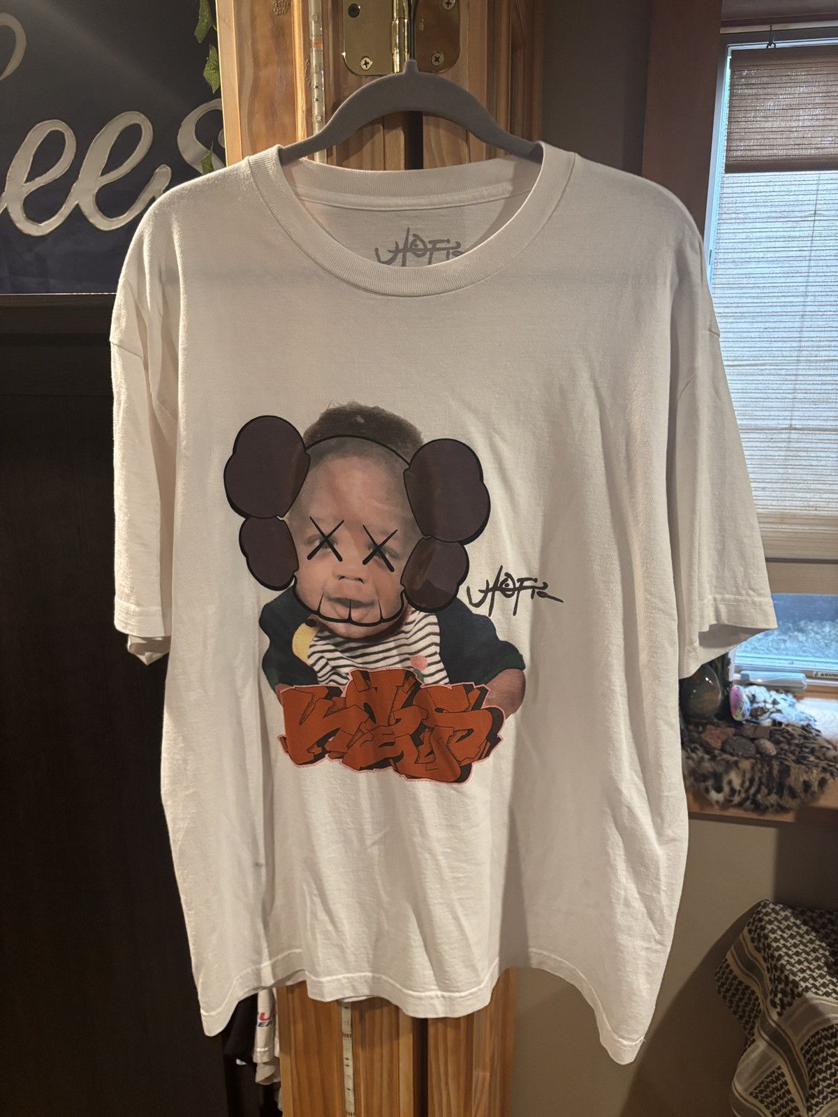 Travis Scott Travis Scott - Kaws Utopia Tee Size US L / EU 52-54 / 3 - 1 Thumbnail