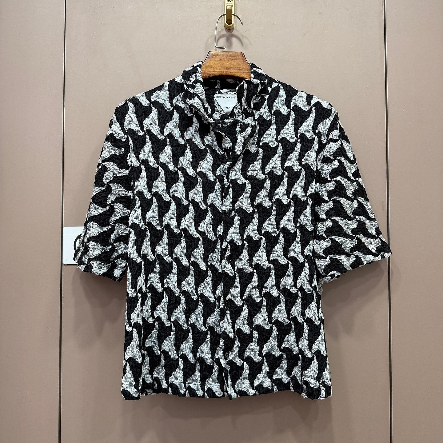 Bottega Veneta Bottega Veneta Geometric Short Sleeve Shirt Size M Size US M / EU 48-50 / 2 - 1 Thumbnail