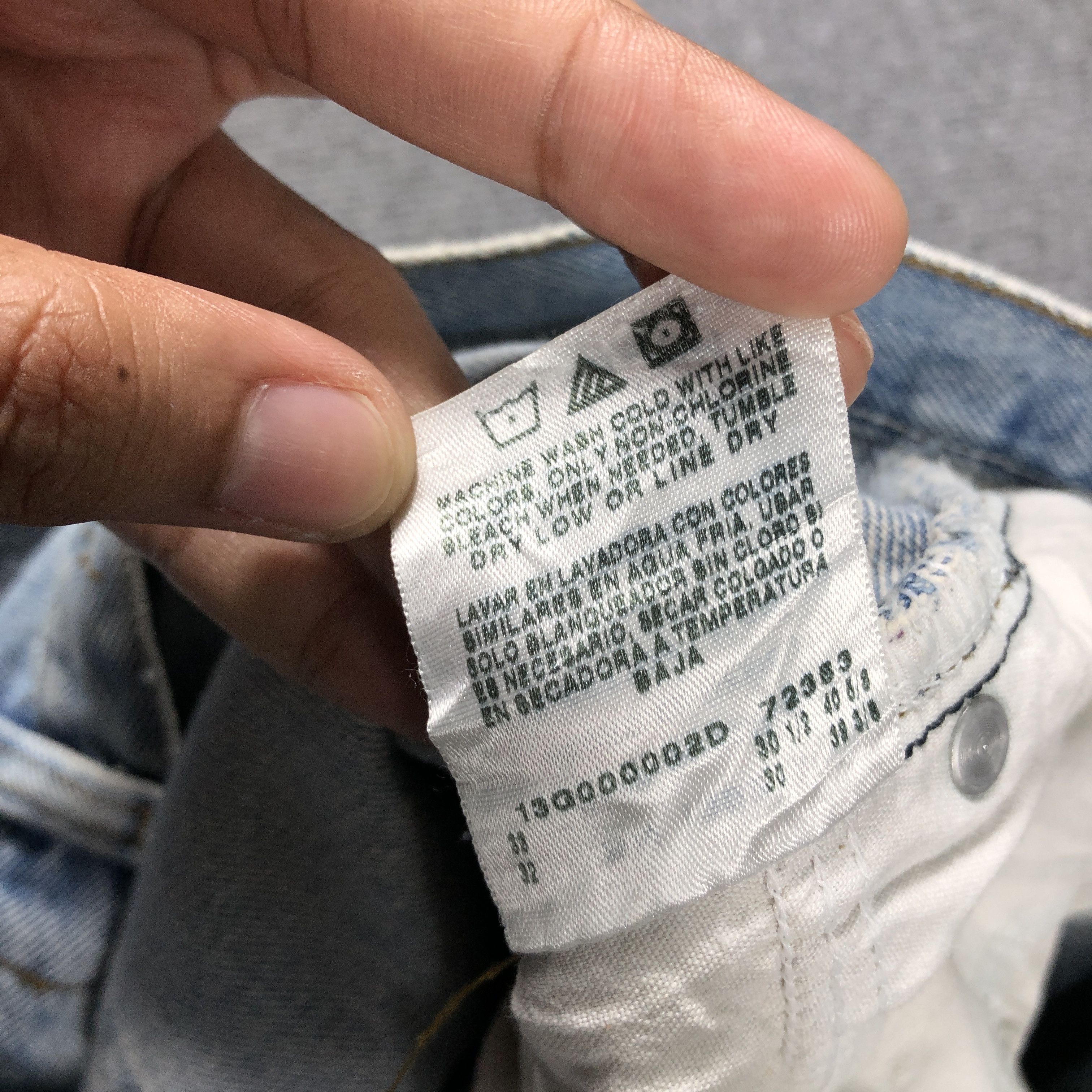 Lee × Vintage Vintage Lee Light Blue Wash Jeans Dirty L797 Size US 32 / EU 48 - 9 Thumbnail