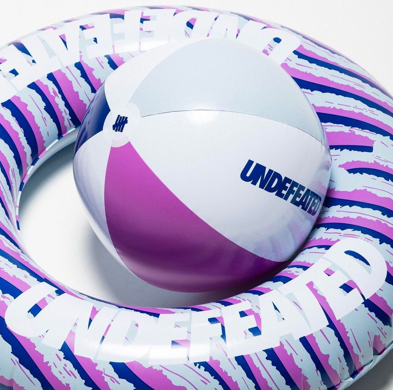 Undefeated New Undefeated Beach Ball Summer 2020 Drop Size ONE SIZE - 1 Thumbnail