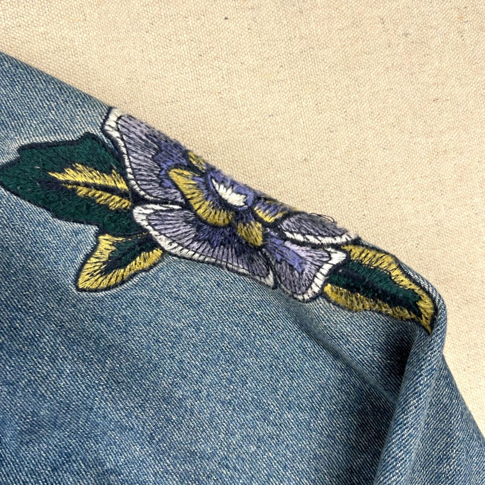 Denime Magnolia South Denim Jacket Womens M Embroidered Bird Flowers Trucker Blue Jean Shirt Size 32" / US 10 / IT 46 - 6 Thumbnail