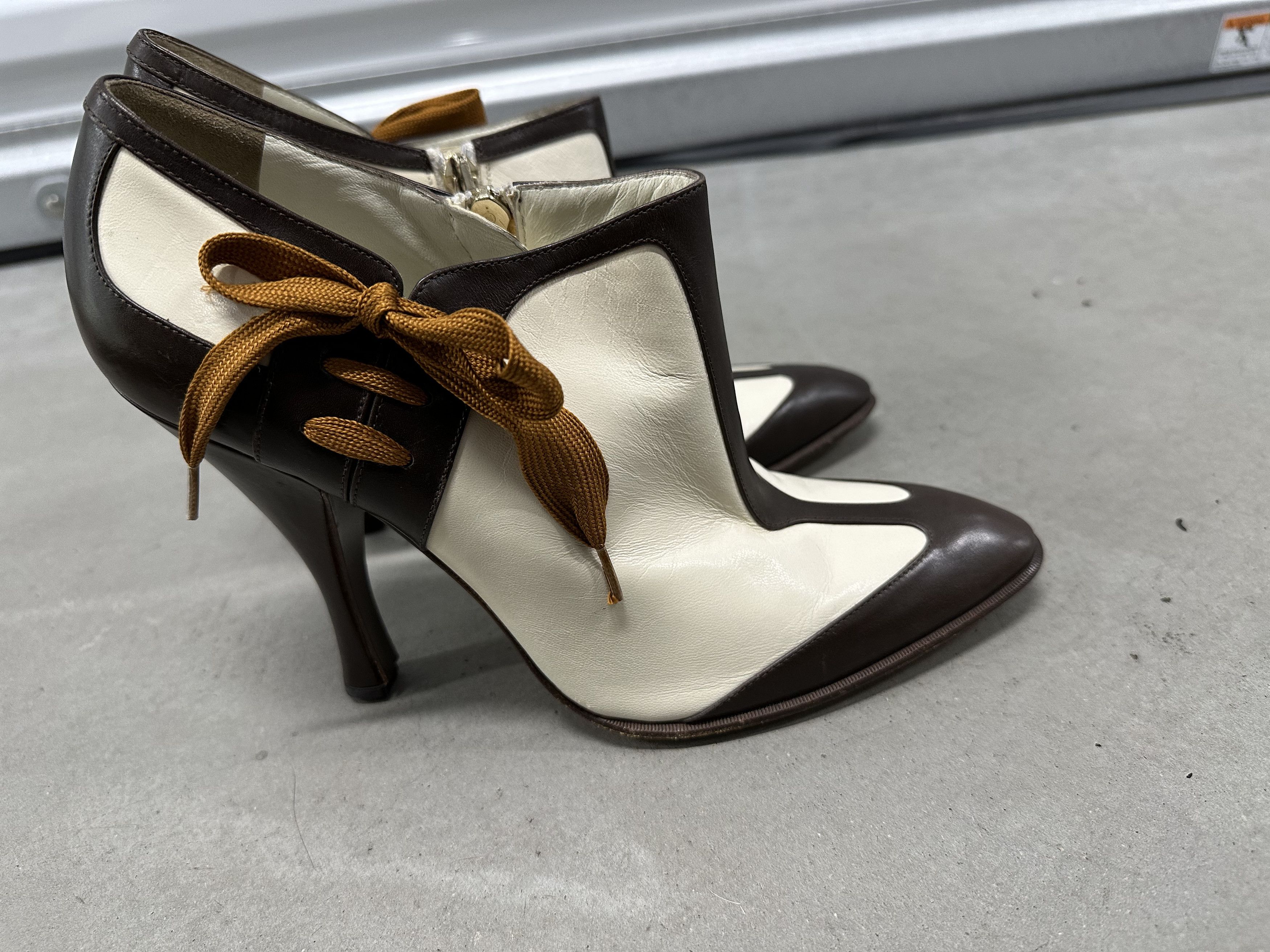 Yves Saint Laurent Yves Saint Laurent by Tom Ford Runway Spectator Bootie Size US 10 / IT 40 - 6 Thumbnail