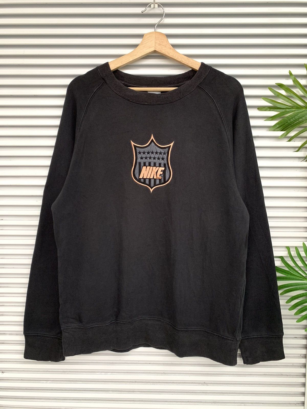 Nike Vintage Y2K Nike Embroidered Logo Crewneck Sweatshirt Size US M / EU 48-50 / 2 - 1 Thumbnail