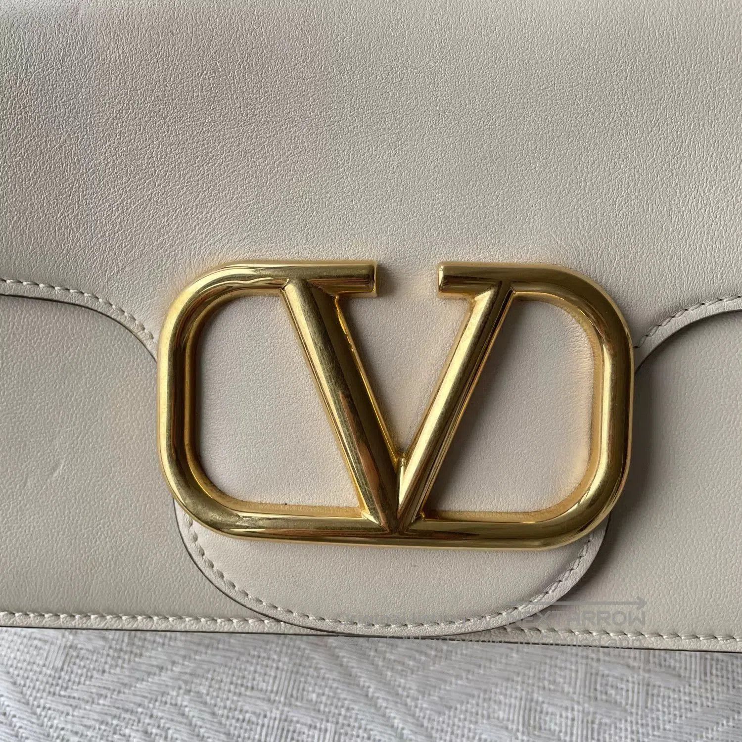 Valentino Valentino Locò Gold Logo Leather Bag. Size ONE SIZE - 5 Thumbnail