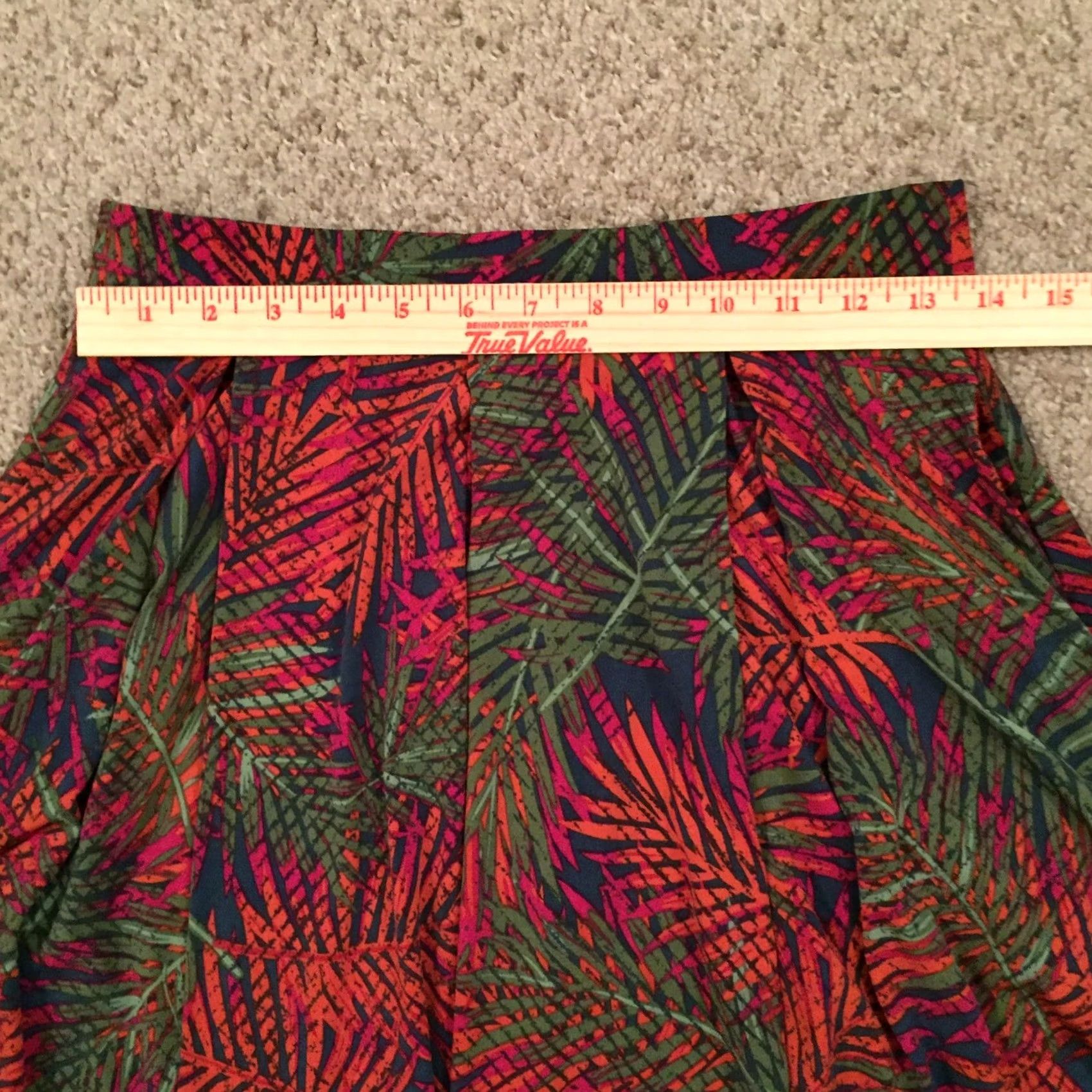 Vintage LuLaRoe Madison Floral Pleated Skirt Small Unlined Poplar Size 28" / US 6 / IT 42 - 3 Thumbnail