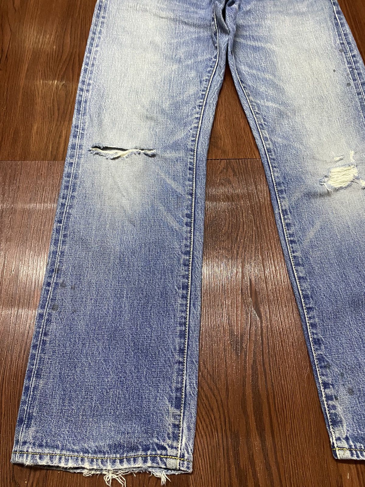 Japanese Brand Vintage Japanese Brand Light Wash Distressed Grunge Jeans Size US 31 - 4 Thumbnail