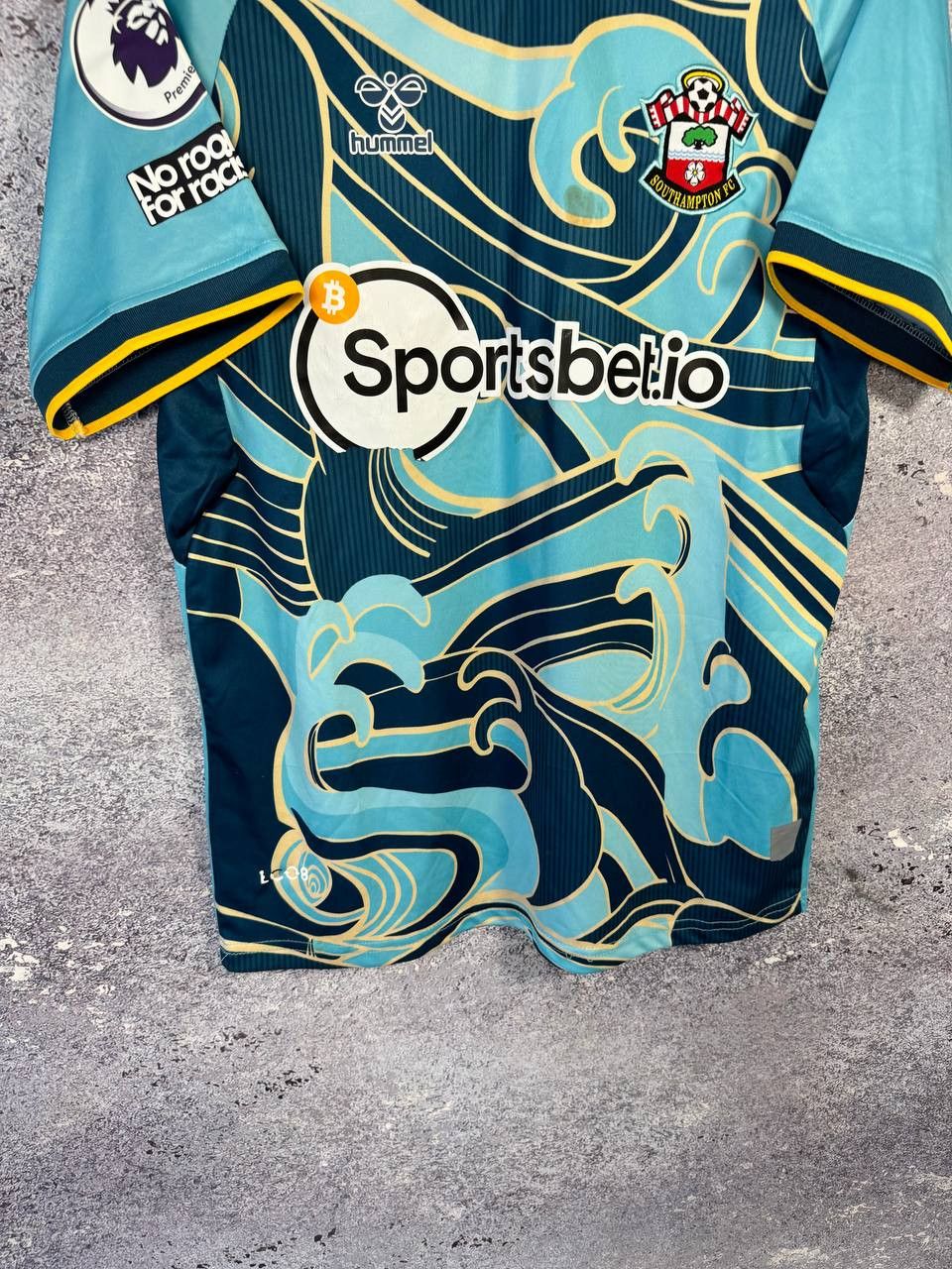 Hummel × Vintage Vintage Southampton 2022/23 Hummel Soccer Jersey Size US S / EU 44-46 / 1 - 3 Thumbnail