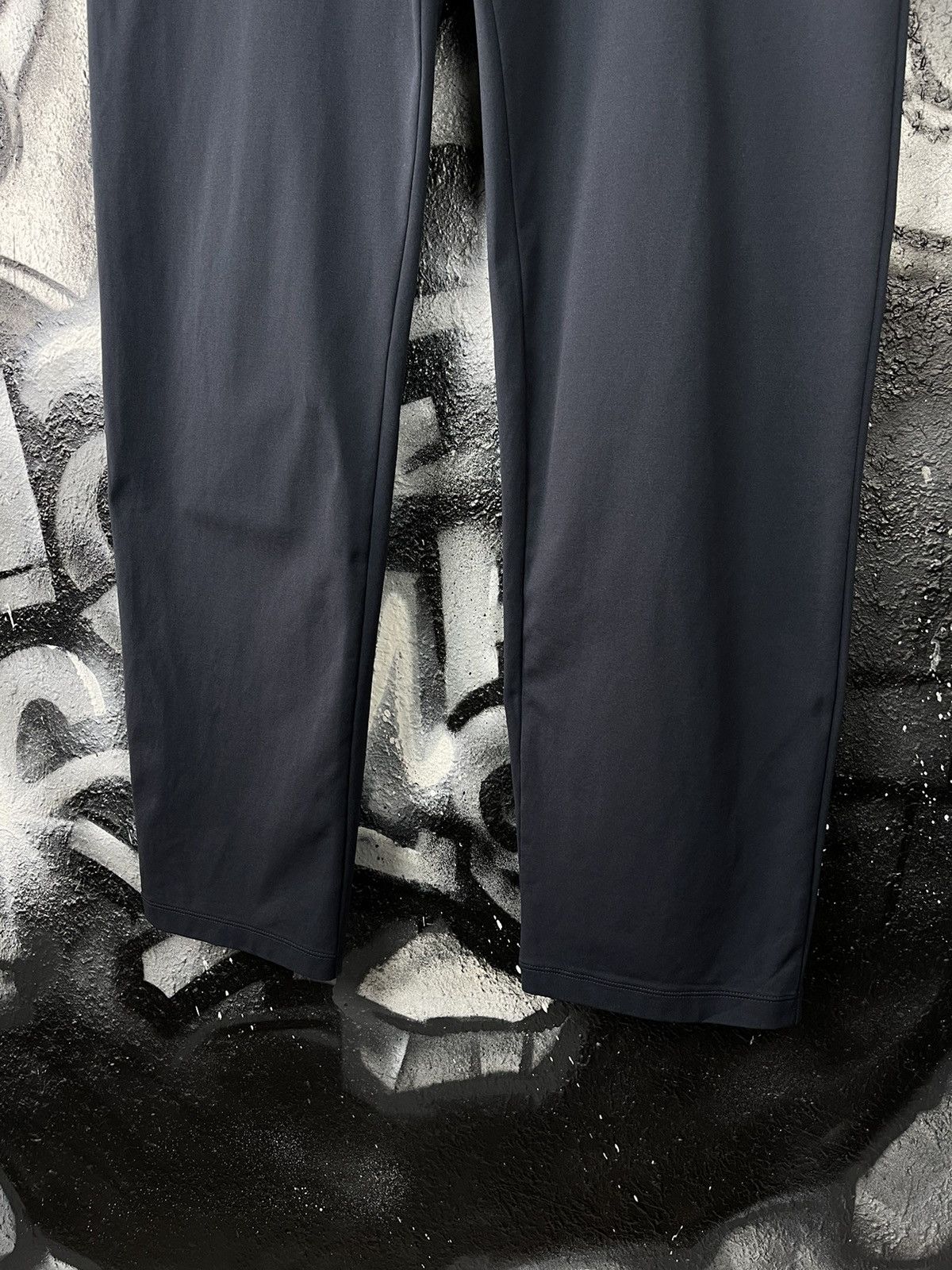 Uniqlo Uniqlo Airism Casual Chino Pants Men’s Size L Size US 34 / EU 50 - 8 Thumbnail
