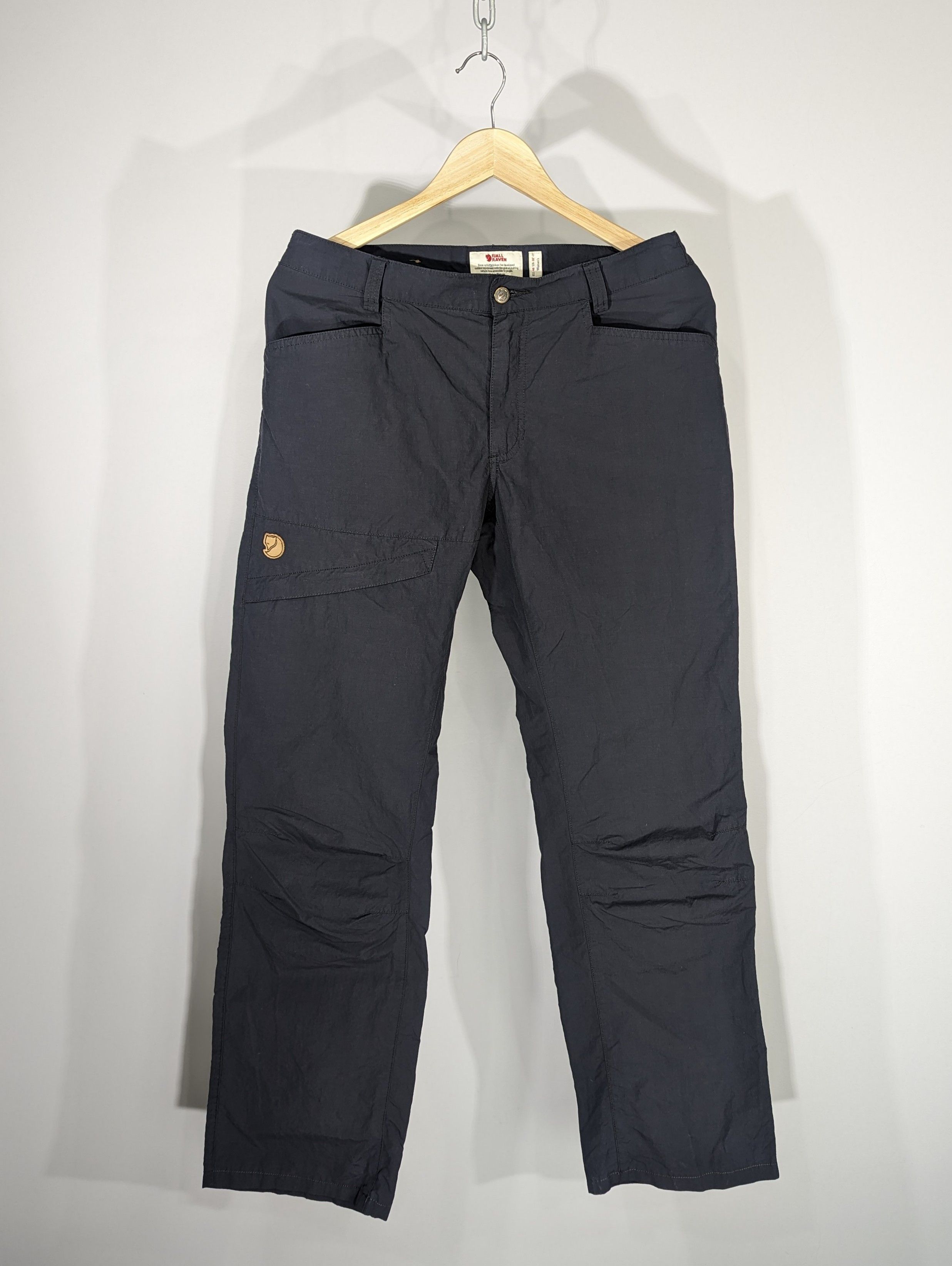 image of Fjallraven x Outdoor Life Fjällräven 89240 Daloa Mt Trousers Comfort Fit High Waist in Grey, Women'