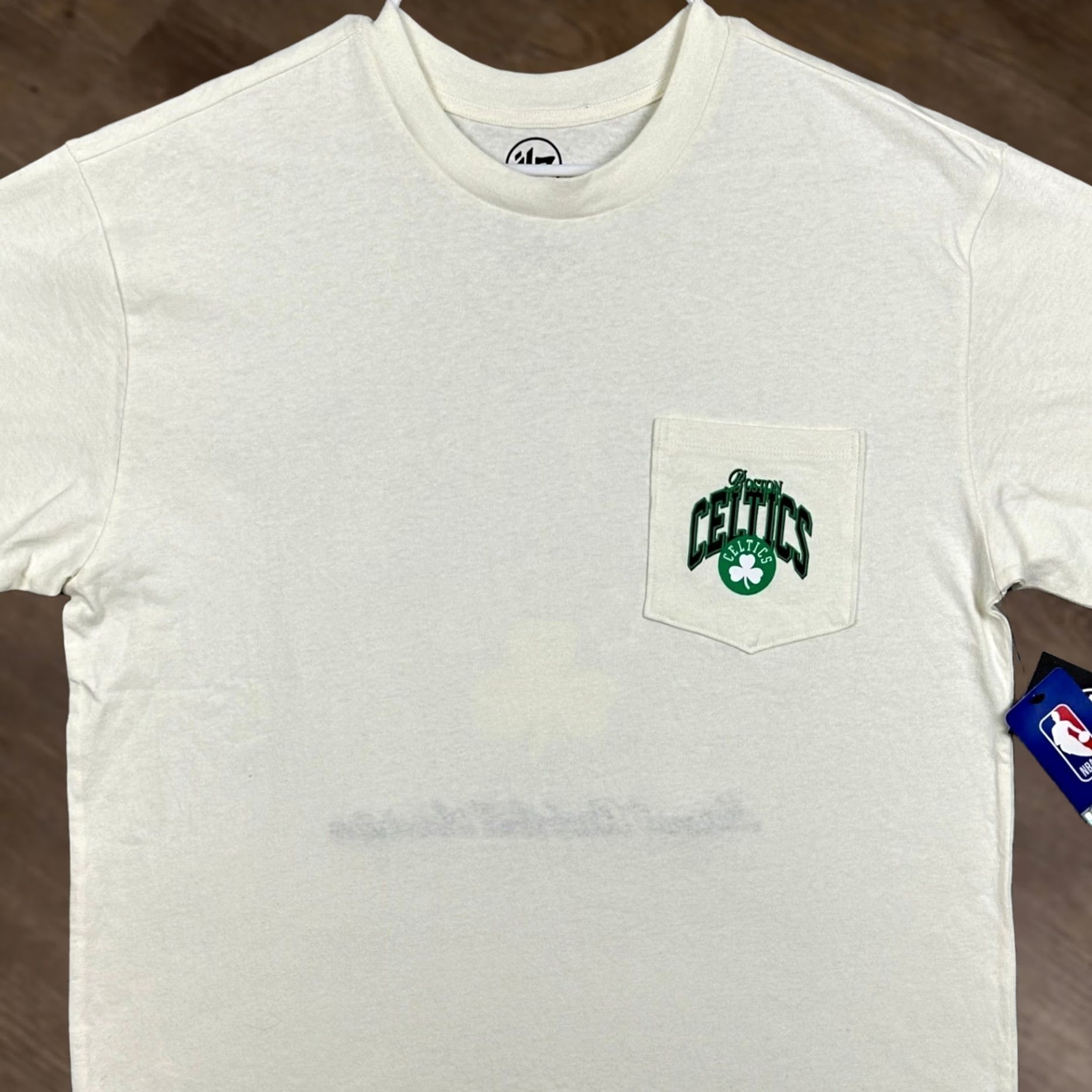 VINTAGE Boston Celtics 47 Brand NBA T-Shirt Mens Large Cream Short Sleeve Pocket Tee