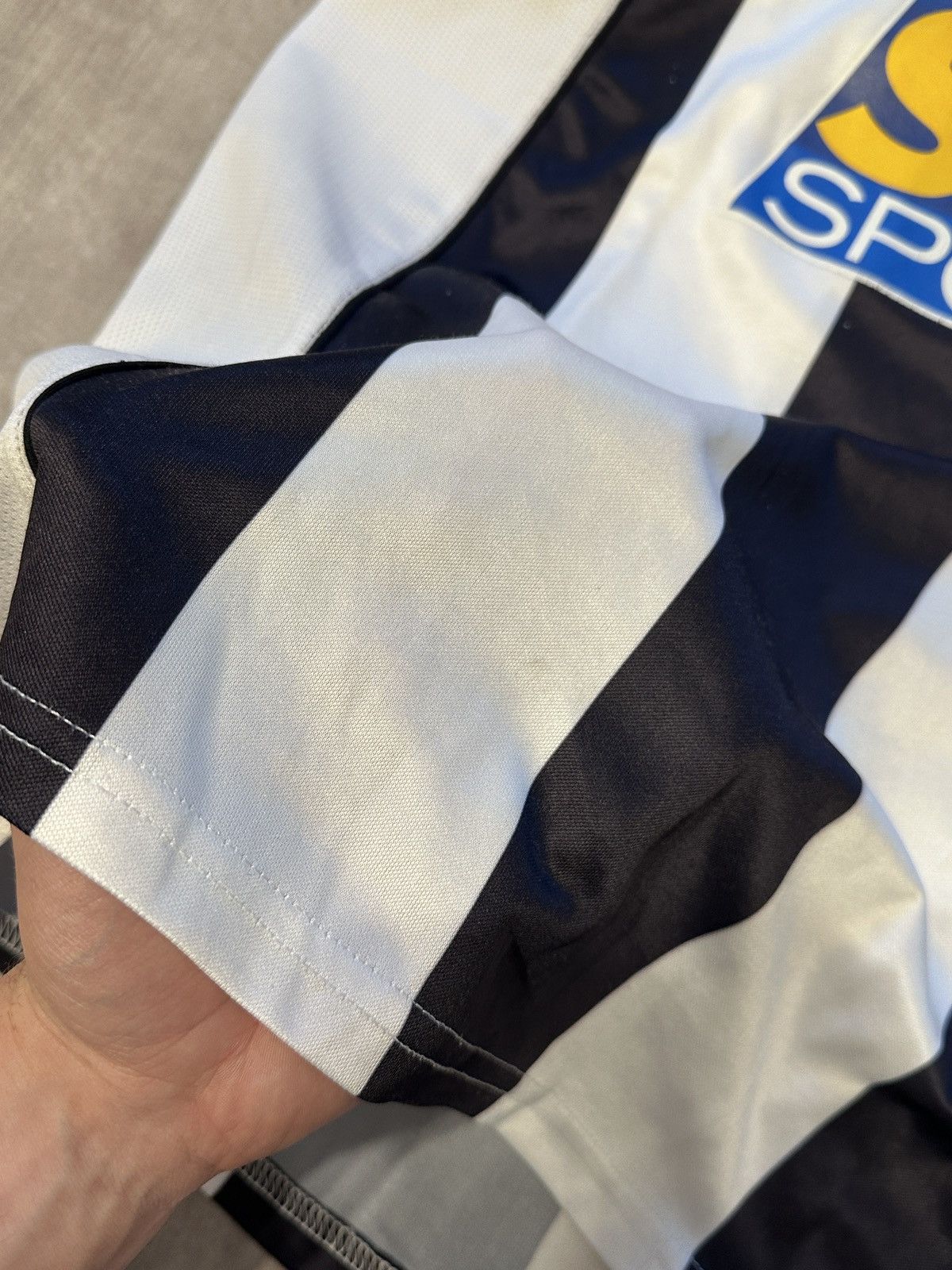 Vintage Juventus sky sport Away Shirt 90s retro jersey tee Size US M / EU 48-50 / 2 - 7 Thumbnail