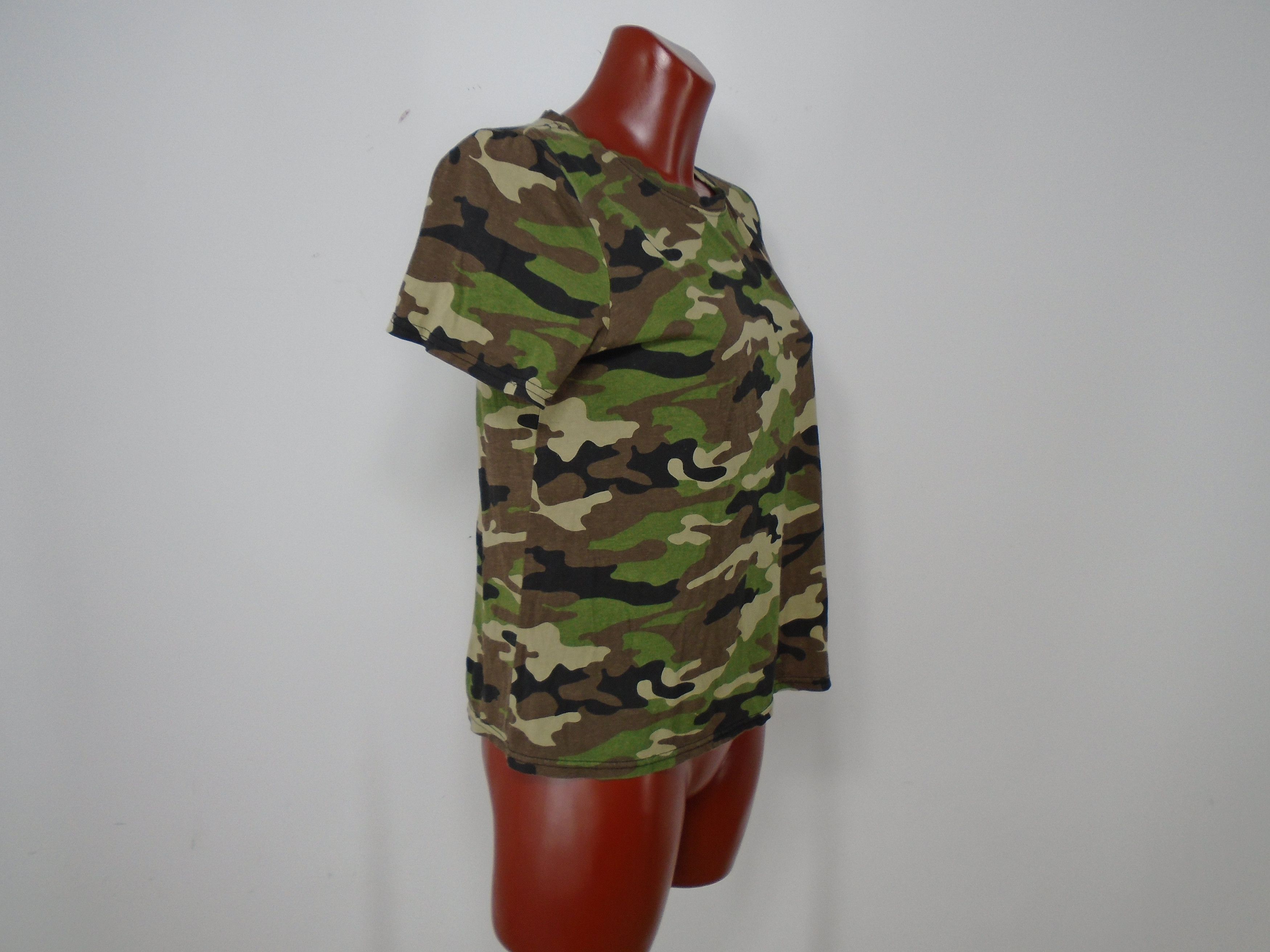 Bershka Women's T-Shirt Bershka. Multicolor. M. Used. Good condition Size M / US 6-8 / IT 42-44 - 7 Thumbnail
