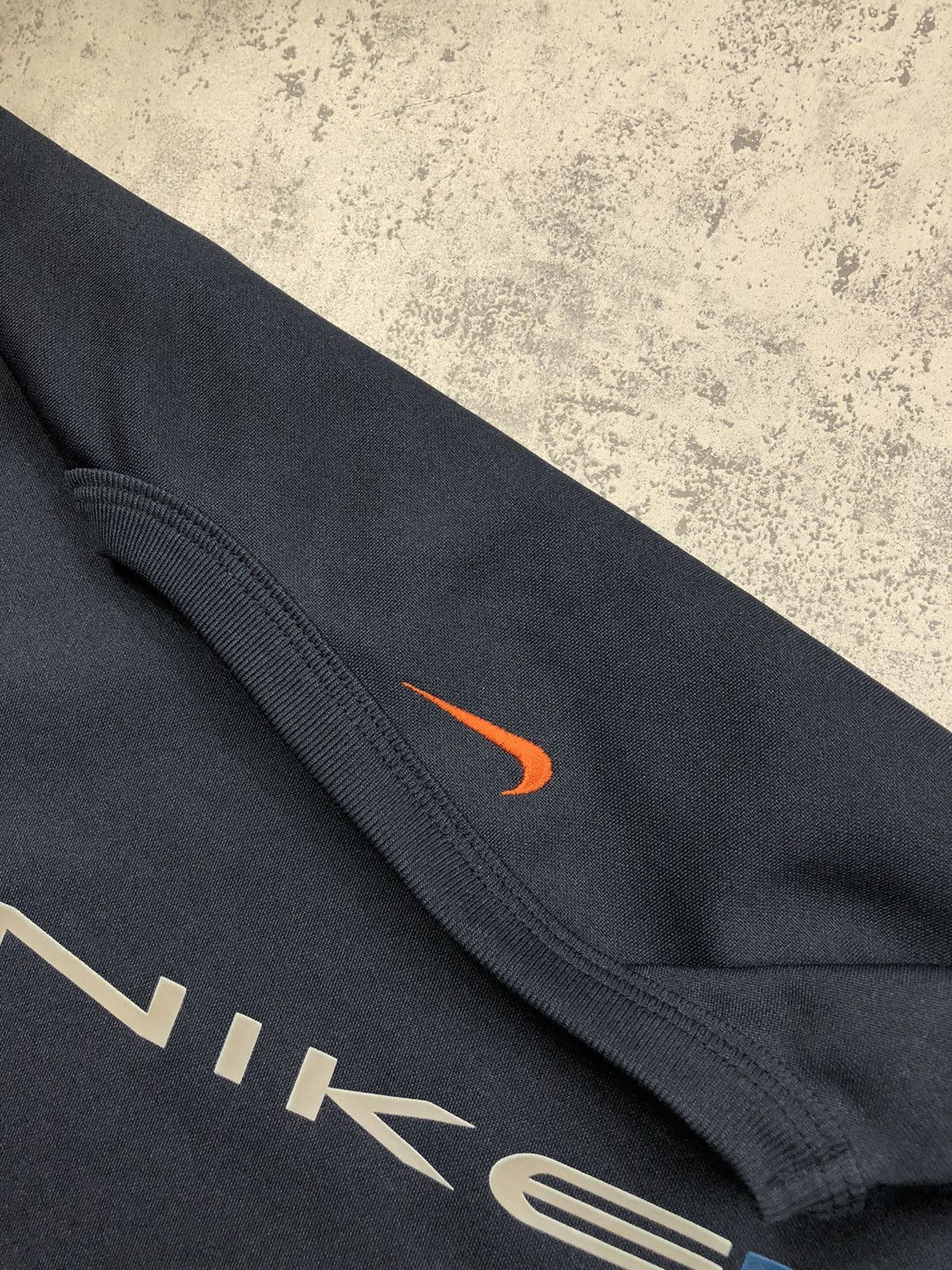 Nike 90’s NIKE BIG CENTRAL LOGO RETRO TEE SWOOSH Y2K RARE Size US XL / EU 56 / 4 - 4 Thumbnail