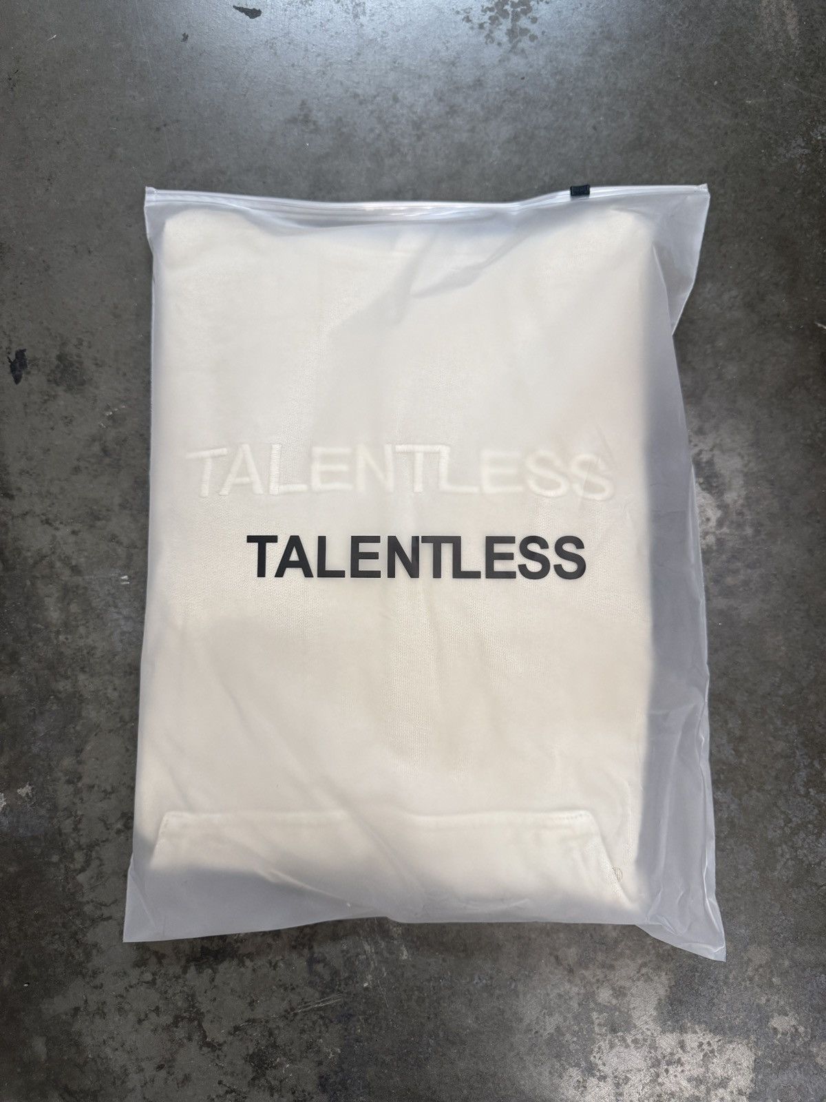 Talentless MENS HOODIE - CIRCLE LOGO EMBROIDERED (BONE) -NEW SIZE S Size US S / EU 44-46 / 1 - 6 Thumbnail