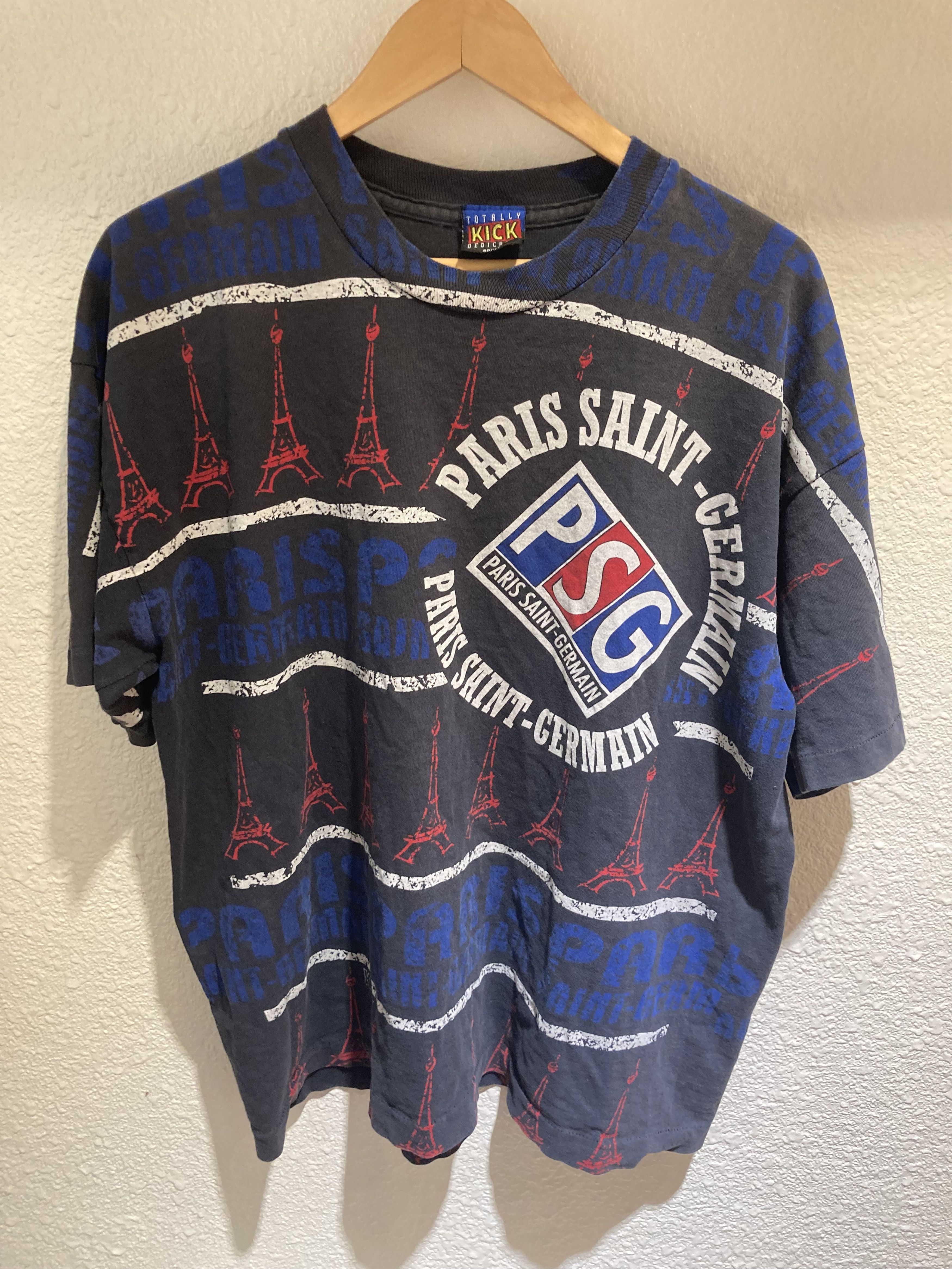 Vintage Vintage Paris Saint Germain All-over Print T-shirt ERD Size US XL / EU 56 / 4 - 1 Thumbnail