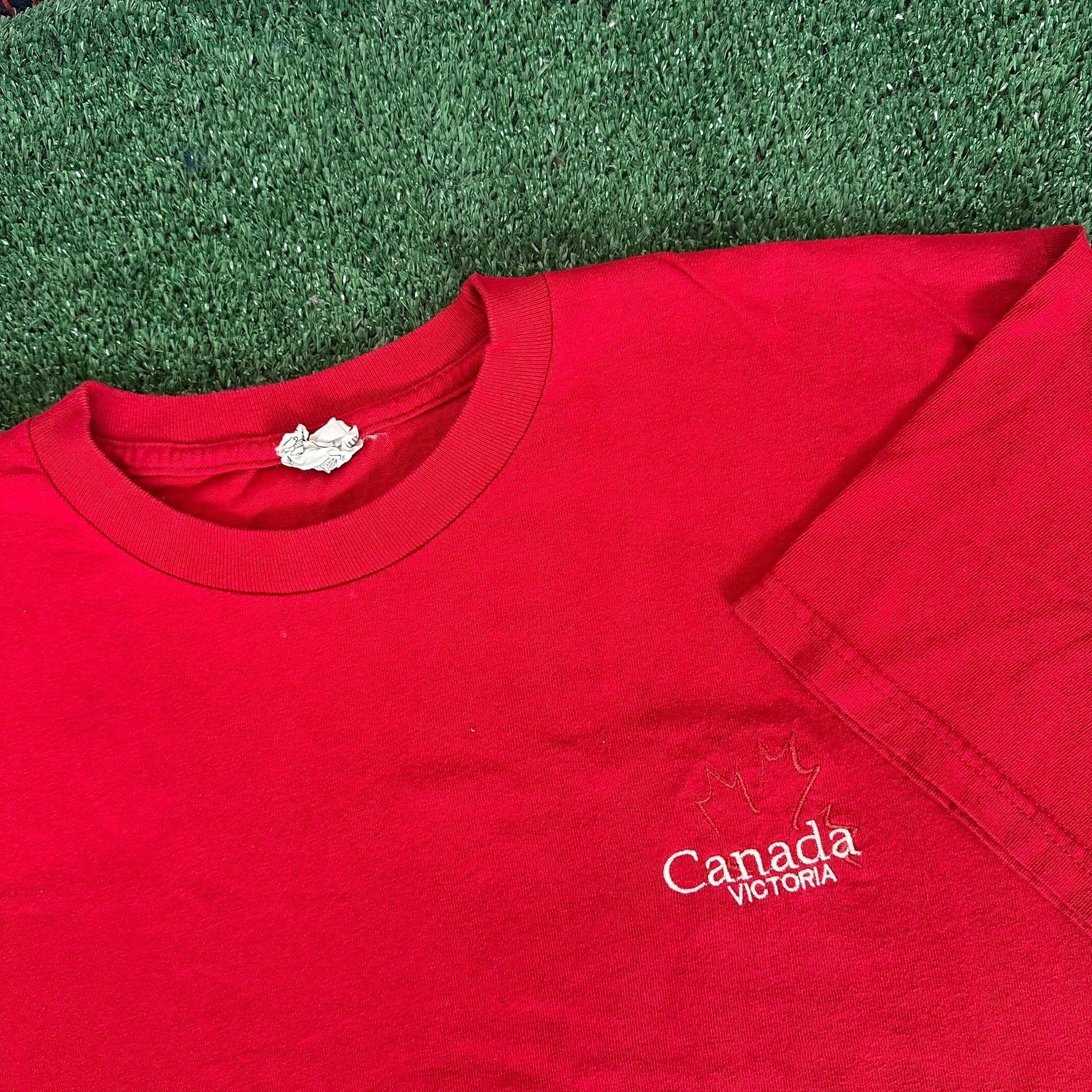 Alstyle Vintage Y2K Victoria Canada T-Shirt Red Embroidered Travel M Size US L / EU 52-54 / 3 - 2 Thumbnail