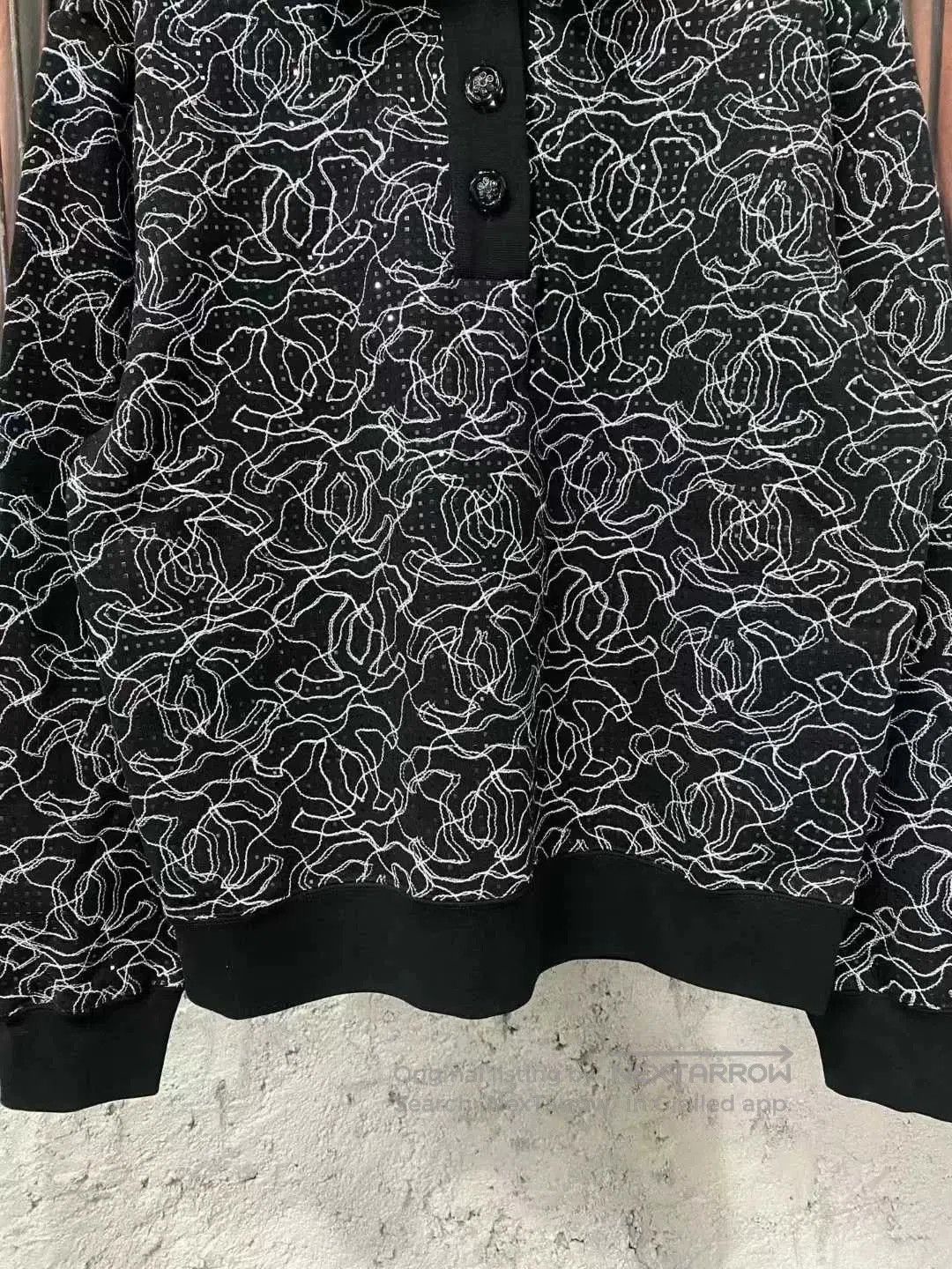 Chanel black sequined polo sweatshirt by Chanel. Size M / US 6-8 / IT 42-44 - 4 Thumbnail