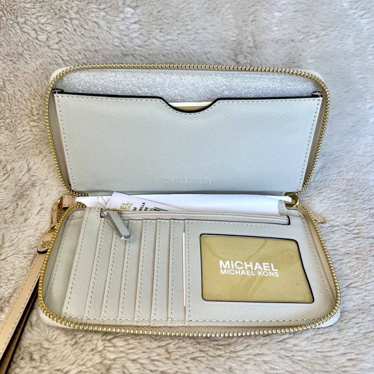 Michael Kors NWT Michael Kors Jet Set Large Wristlet Wallet Phone Case Size ONE SIZE - 11 Thumbnail