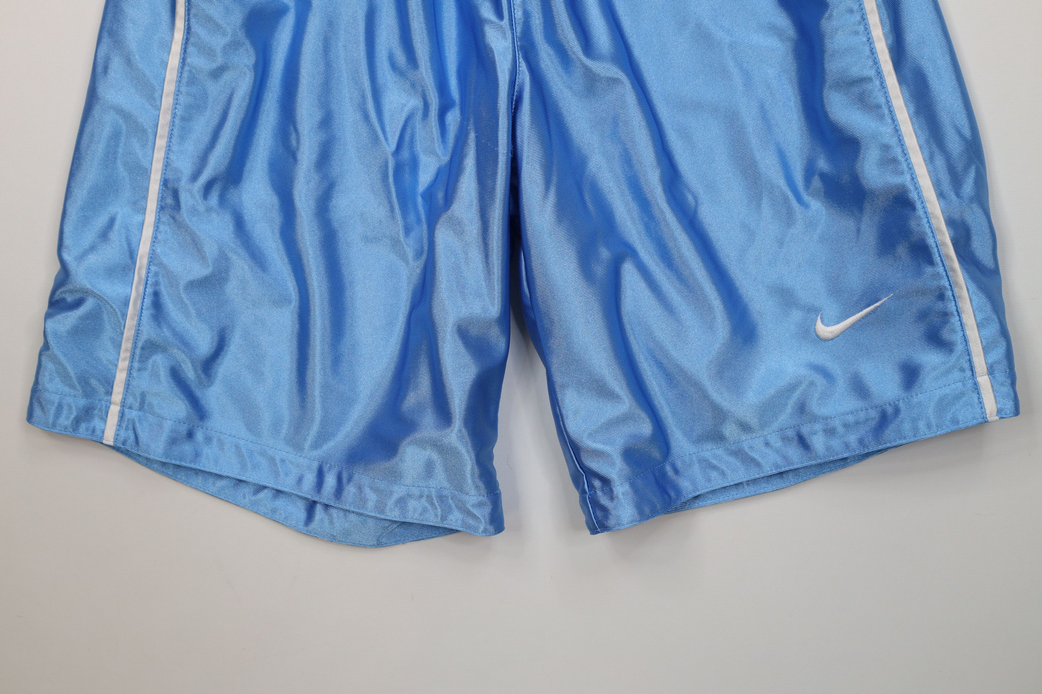 Nike Vintage 90s Y2K Nike Reversible Silky Basketball Shorts Size 24" / US 00 / IT 34 - 4 Thumbnail