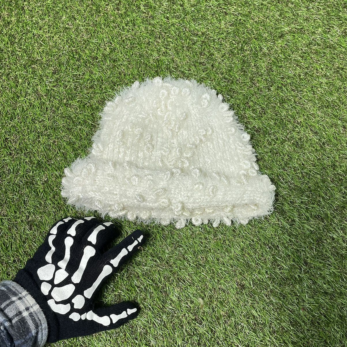 Vintage Vintage Y2K Fuzzy Beanie Mohair Alt Streetwear Baggy Boxy OS Size ONE SIZE - 1 Thumbnail