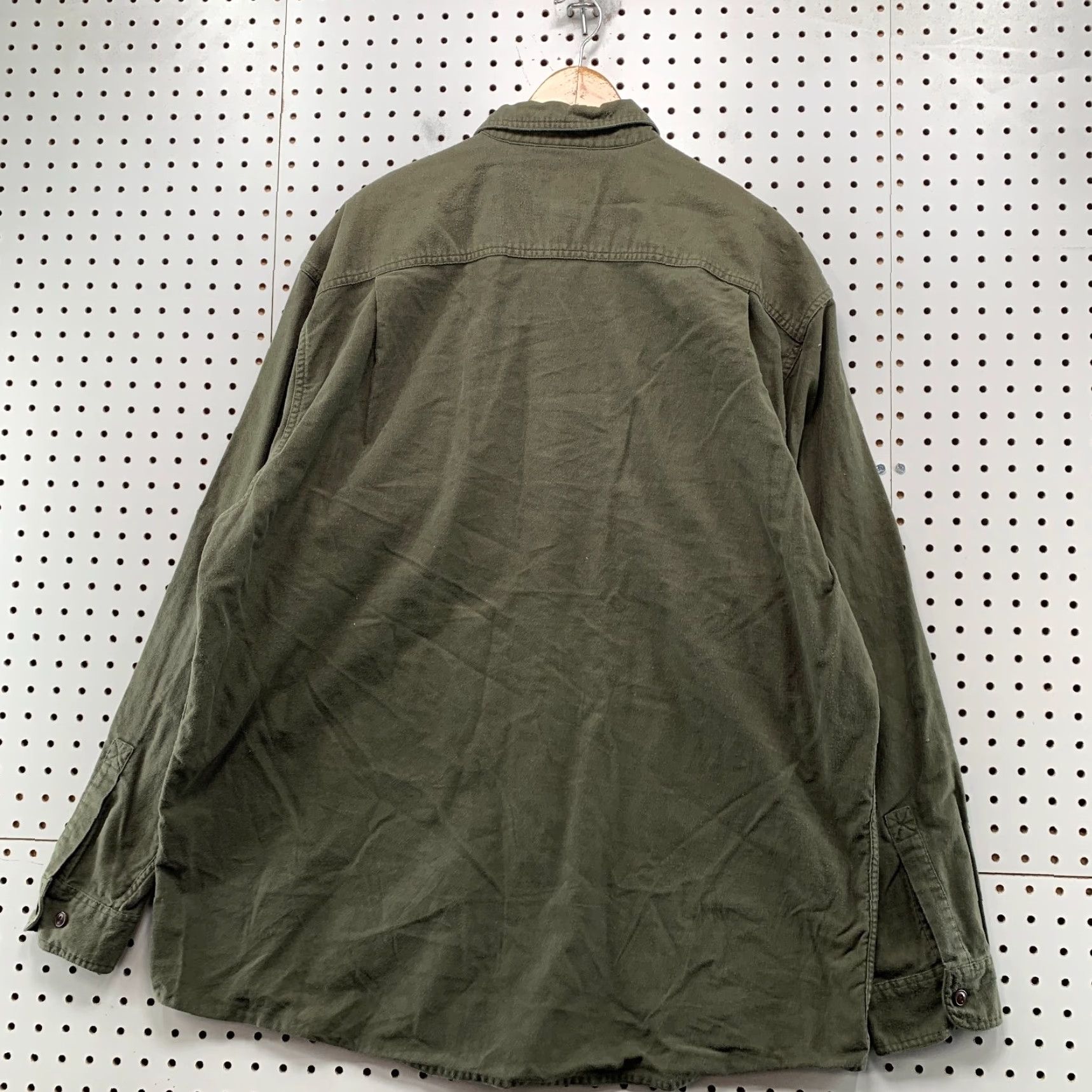 Eddie Bauer Eddie Bauer Button-Up Shirt Mens XLT Olive Green Long Sleeve Chamois Button-Down Collar Big & Tall Size US XL / EU 56 / 4 - 2 Thumbnail