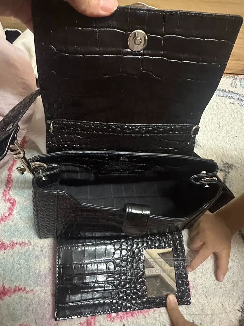 Vivienne Westwood Vivienne Westwood size os Hazel wide strap flap envelope cl Size ONE SIZE - 5 Thumbnail