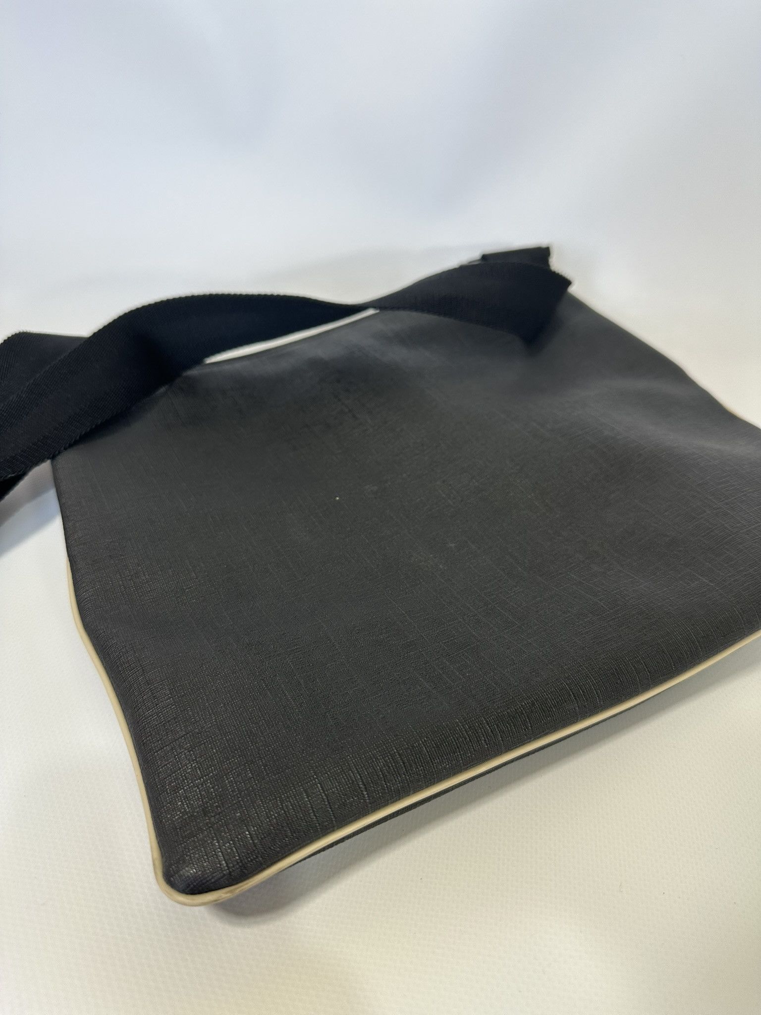 Gucci Gucci Messenger Bag Made in Italy Vintage Logo Gray Canvas Size ONE SIZE - 14 Thumbnail
