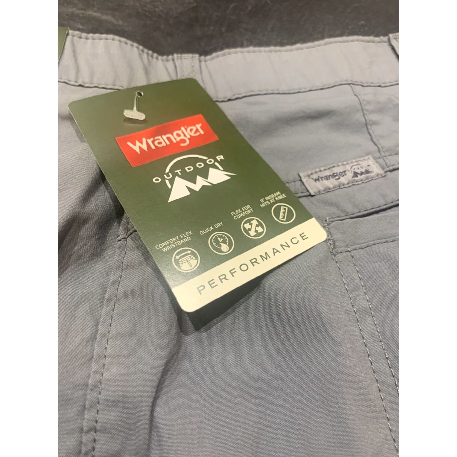 Wrangler Wrangler Relaxed Fit Zip Cargo Shorts 10" Inseam Gray Size 46 | Men's Outdoor Casual Workwear Size US 30 / EU 46 - 4 Thumbnail
