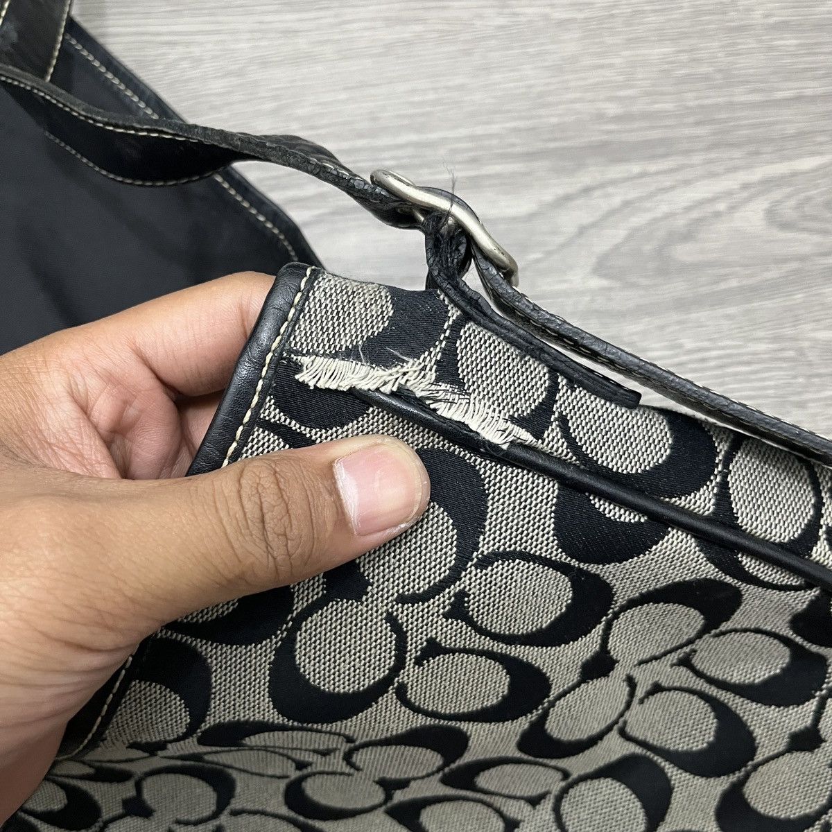 Coach Vintage Coach Monogram Crossbody Bag 🟥 Size ONE SIZE - 21 Thumbnail
