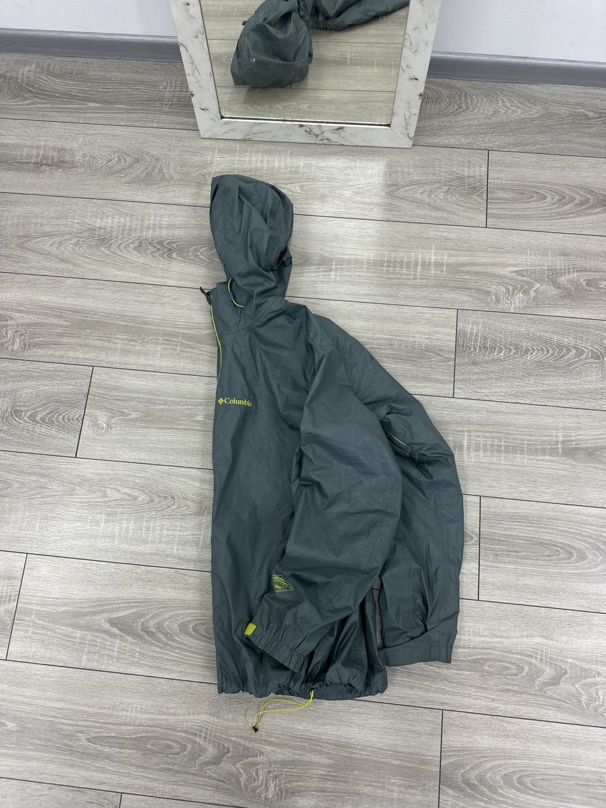 Columbia Omni Tech Gorpcore Outdoor Jacket