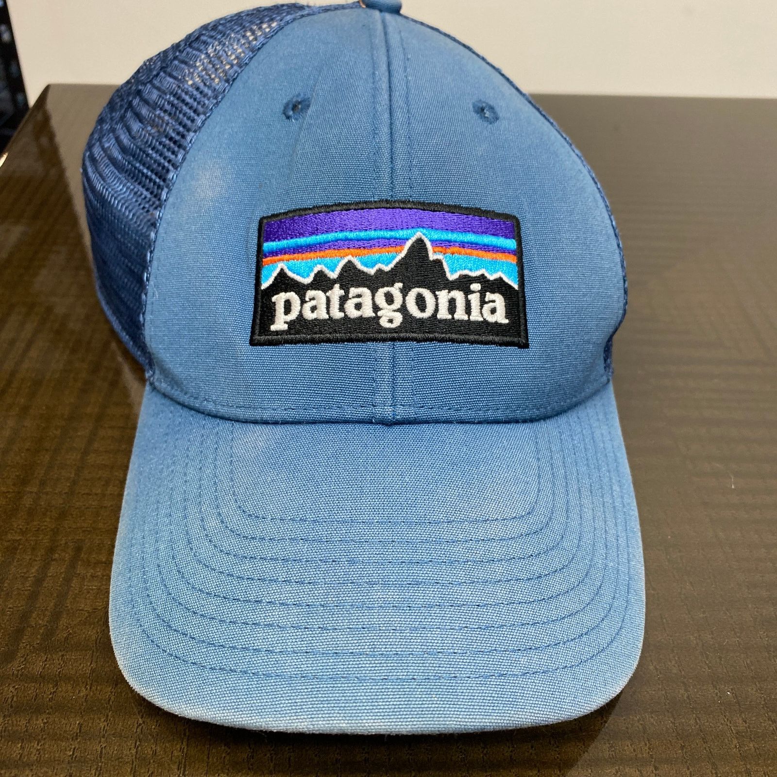 Patagonia Patagonia P-6 Logo Mesh Trucker Hat Snapback Gorpcore Size ONE SIZE - 8 Thumbnail