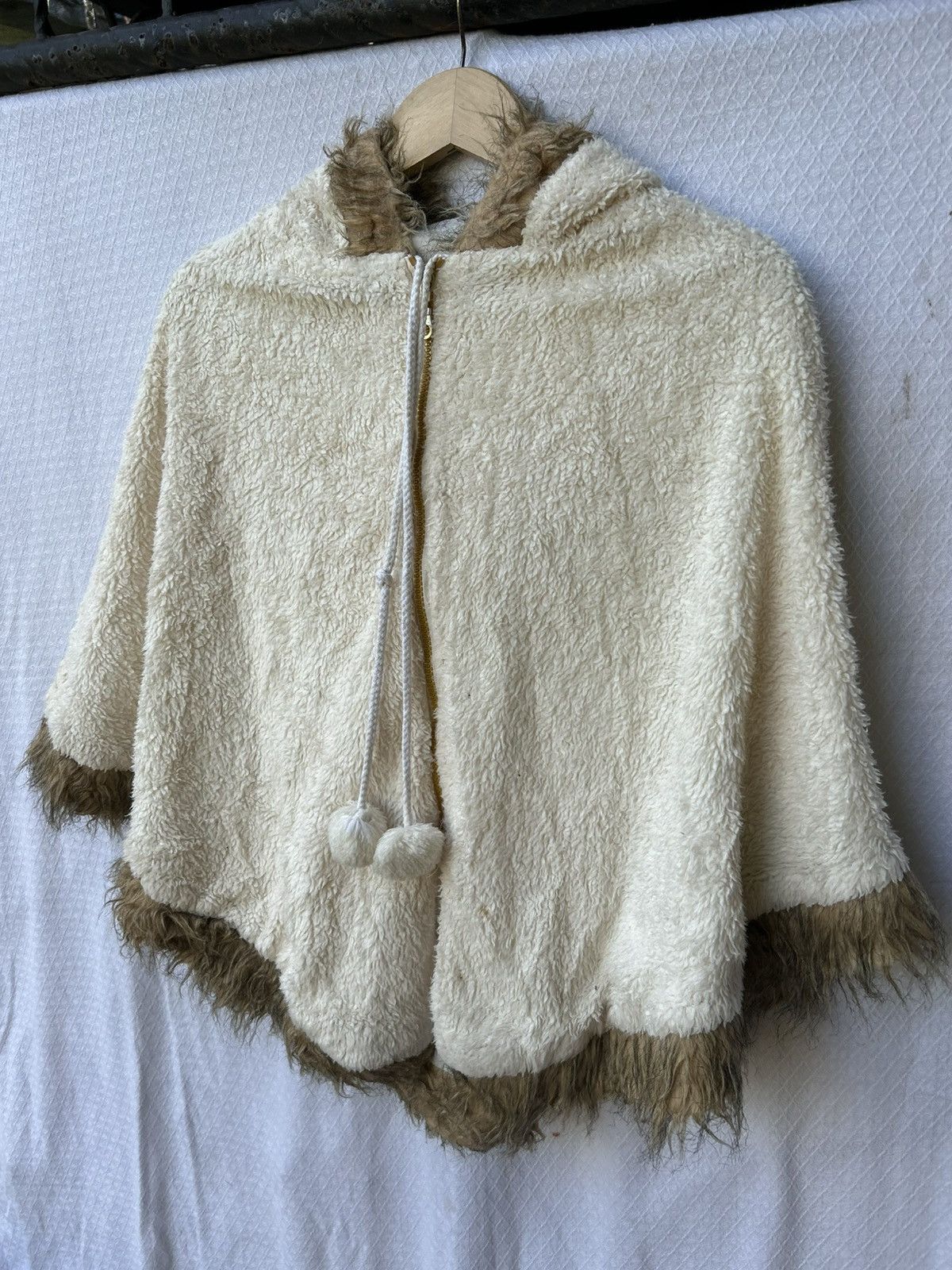 Japanese Brand Japanese unknow style cape/cloak fur hoodie Size US M / EU 48-50 / 2 - 4 Thumbnail
