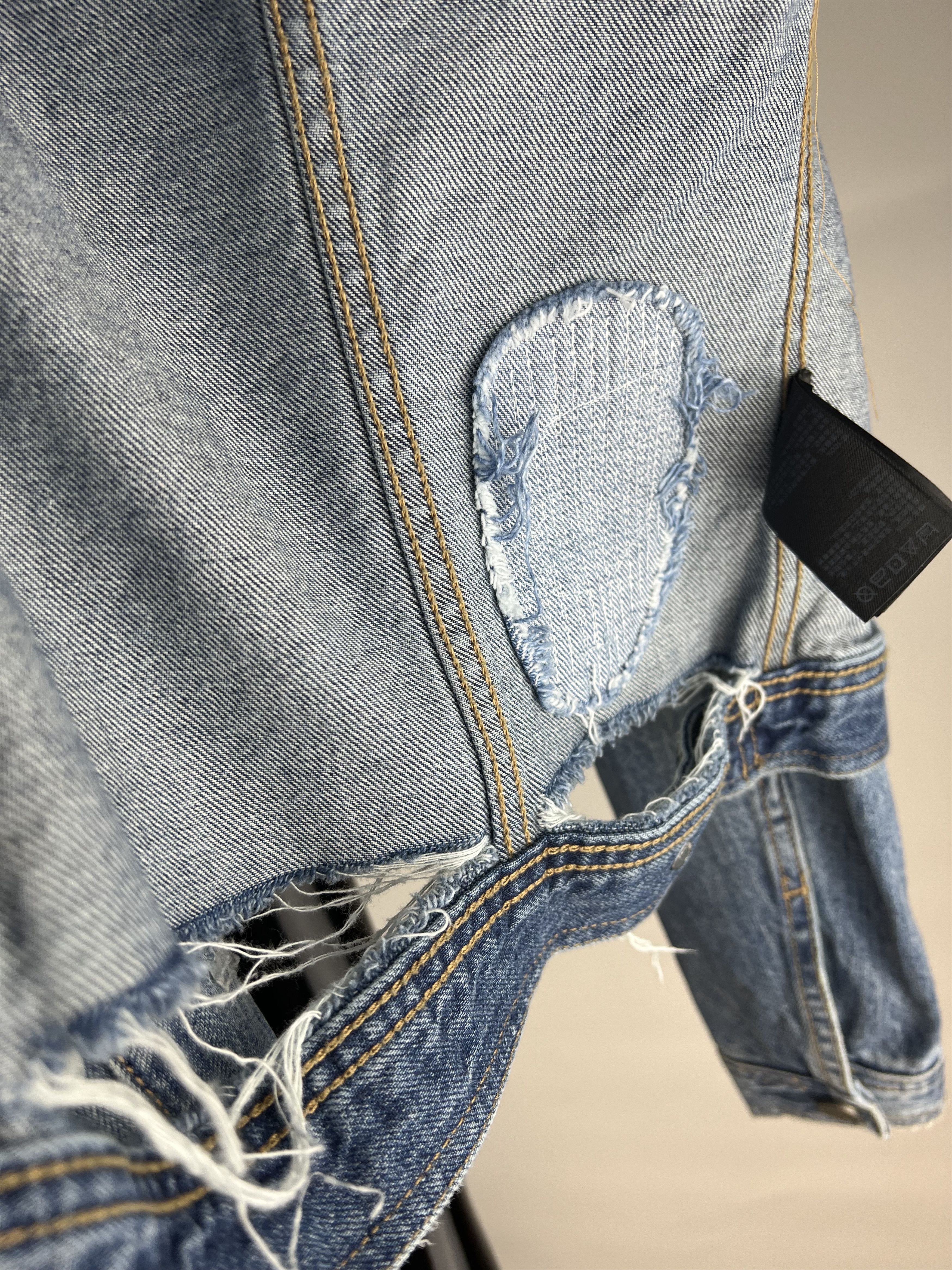 Allsaints AllSaints Women's Cropped Distressed Denim Jacket Size XS Size XS / US 0-2 / IT 36-38 - 16 Thumbnail