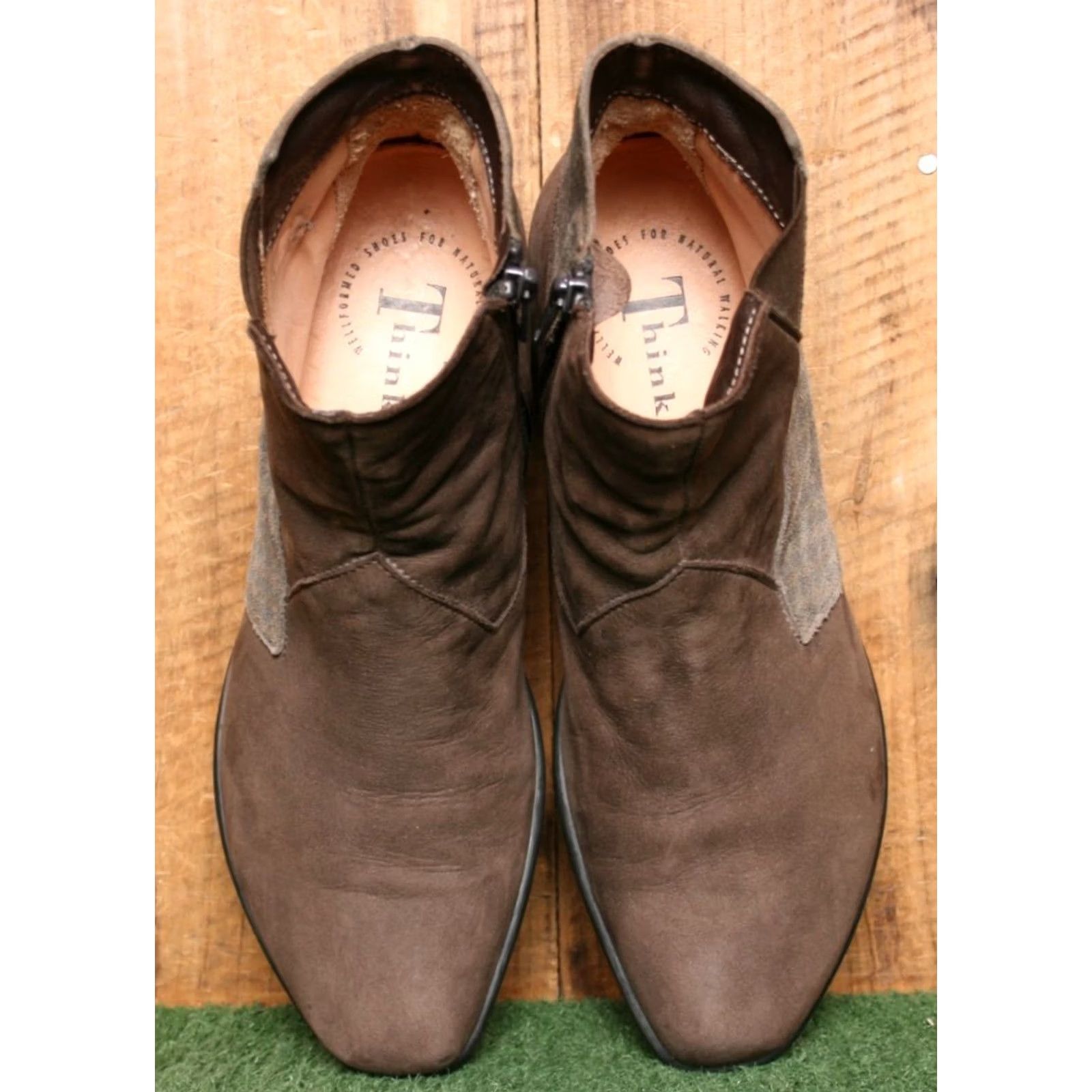 Vintage THINK! Brown Suede Patchwork Plaid Side Zip Ankle Booties Women 8.5 EUR 39 Brown Suede Patchwork Plaid Bootie Zip Ankle Think! Women Shoes Size US 9 / IT 39 - 4 Thumbnail
