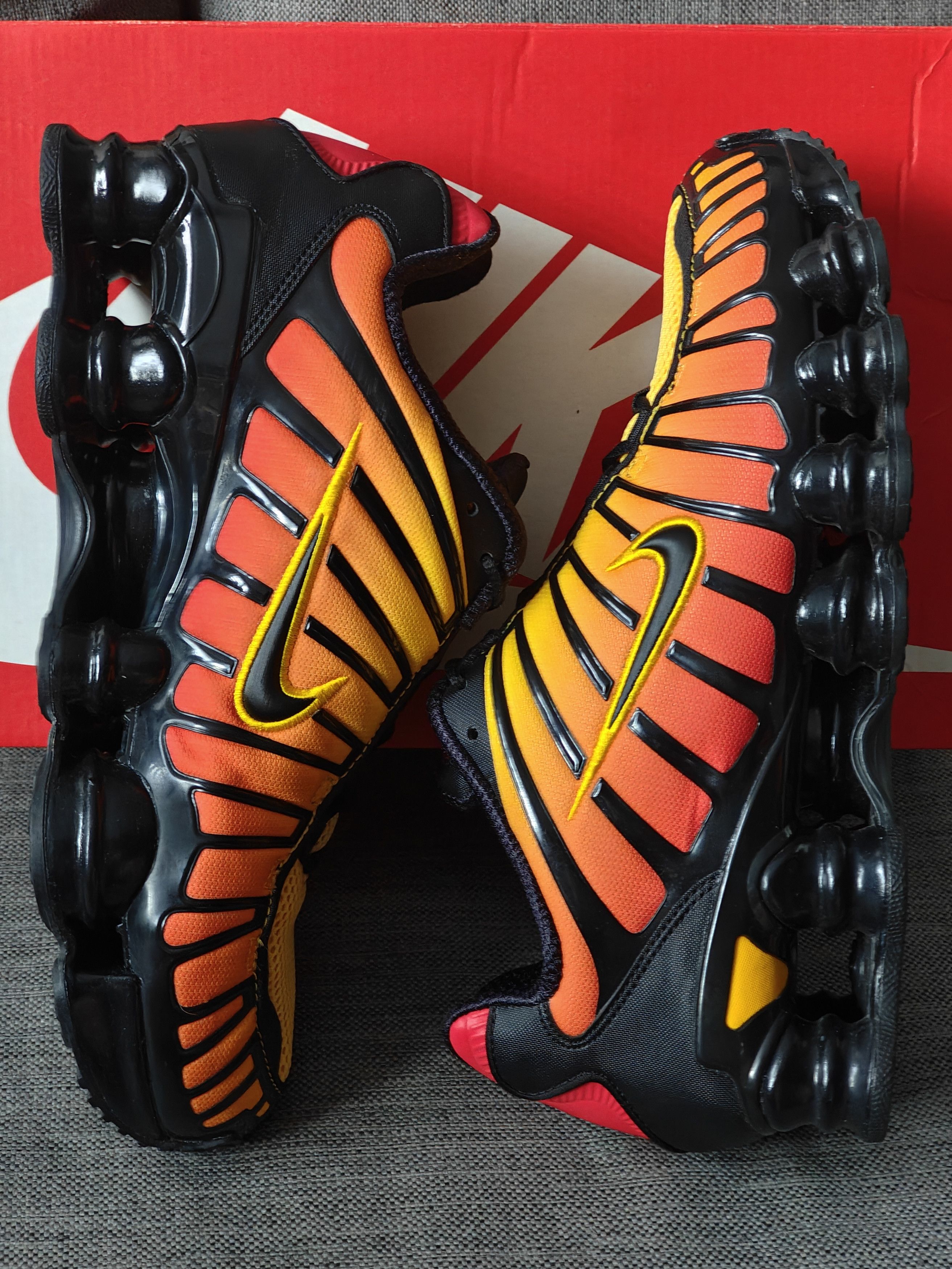 Nike Rare NIKE Shox TL "Sunrise Gradient" 44 Black Yellow Red Size US 10 / EU 43 - 4 Thumbnail