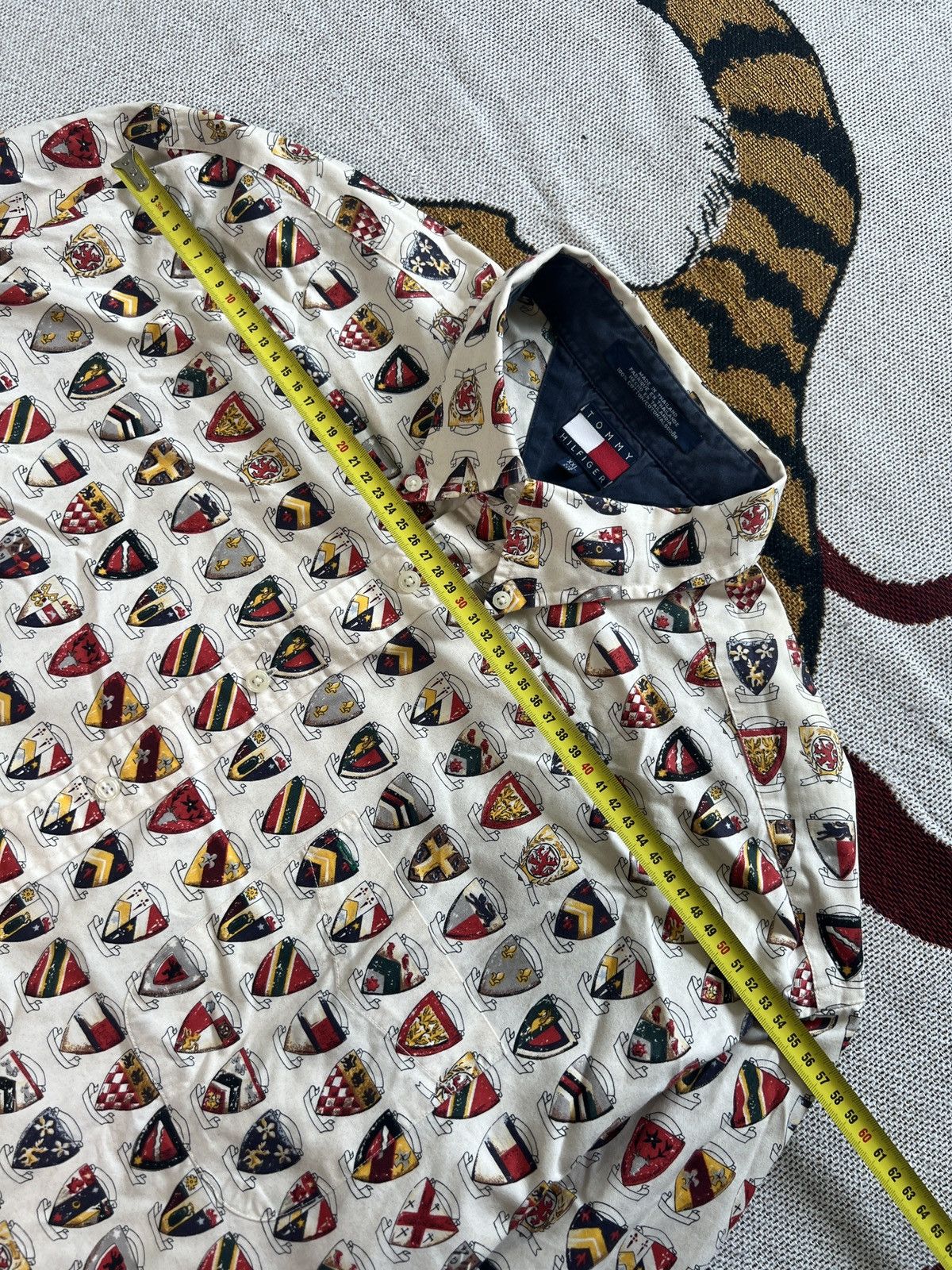 Tommy Hilfiger × Vintage Tommy Hilfiger vintage 90s cream & multi-coloured shirt Size US XXL / EU 58 / 5 - 5 Thumbnail