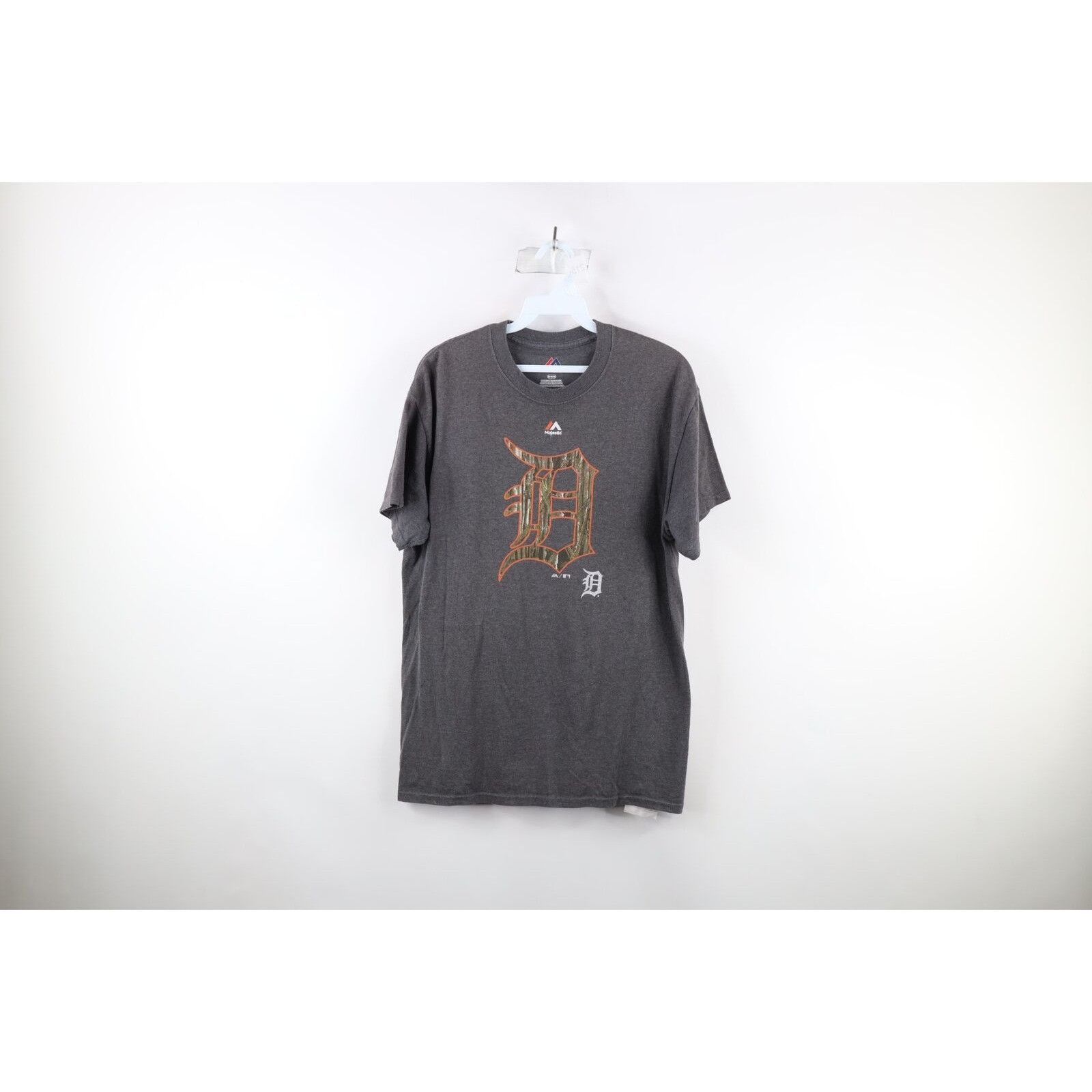 Majestic Majestic Camouflage Old English D Detroit Tigers T-Shirt Size US M / EU 48-50 / 2 - 1 Thumbnail