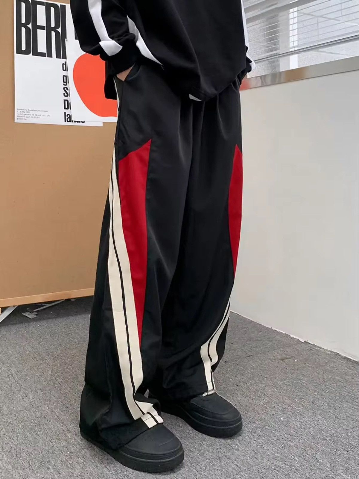 Japanese Brand × Other Casual Stretch Straight Leg Sweatpants Size US 29 - 4 Thumbnail