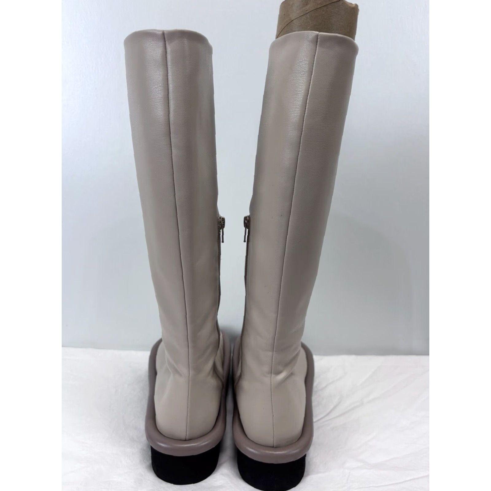 JW Anderson VINTAGE JW Anderson Boots Womens Knee High Sheepskin Leather Sz 38 US 7 Beige Winter Fall Casual Fashion Size US 7 / IT 37 - 4 Thumbnail