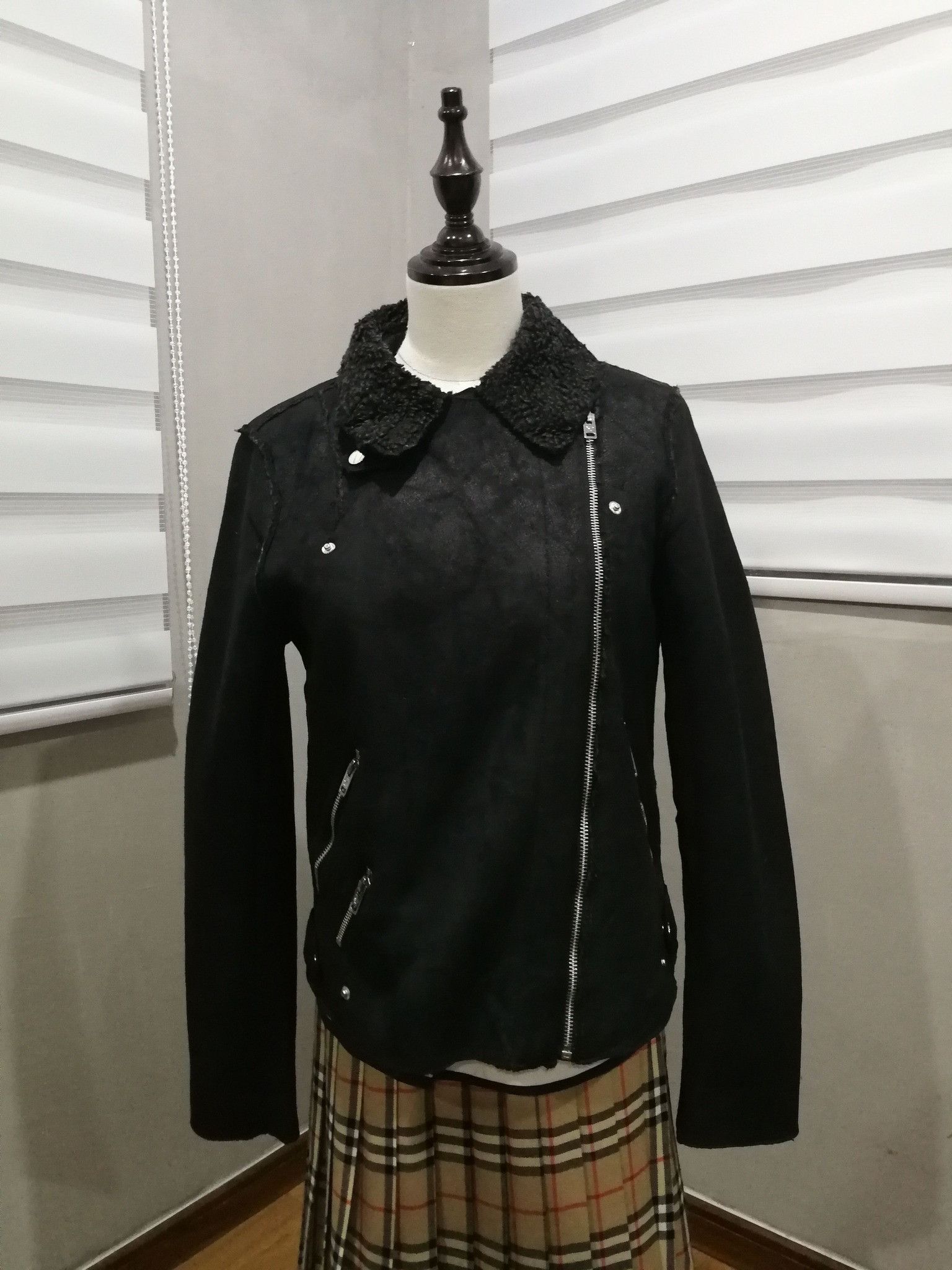 American Eagle Outfitters American Eagle Outfitters Rock star jacket S 1838 Size S / US 4 / IT 40 - 1 Thumbnail
